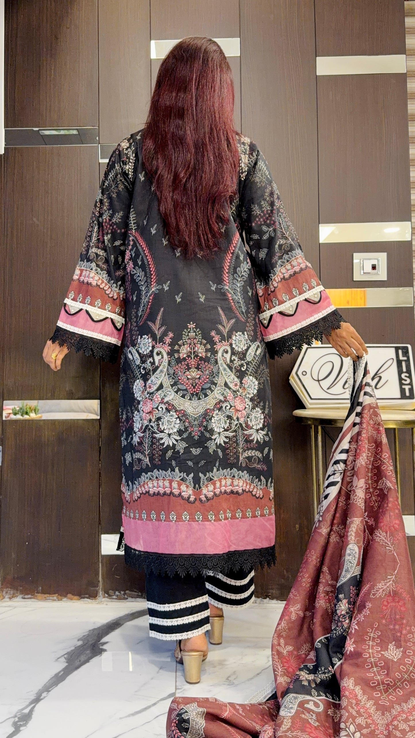 Shamah Pakistani Lawn Set 02