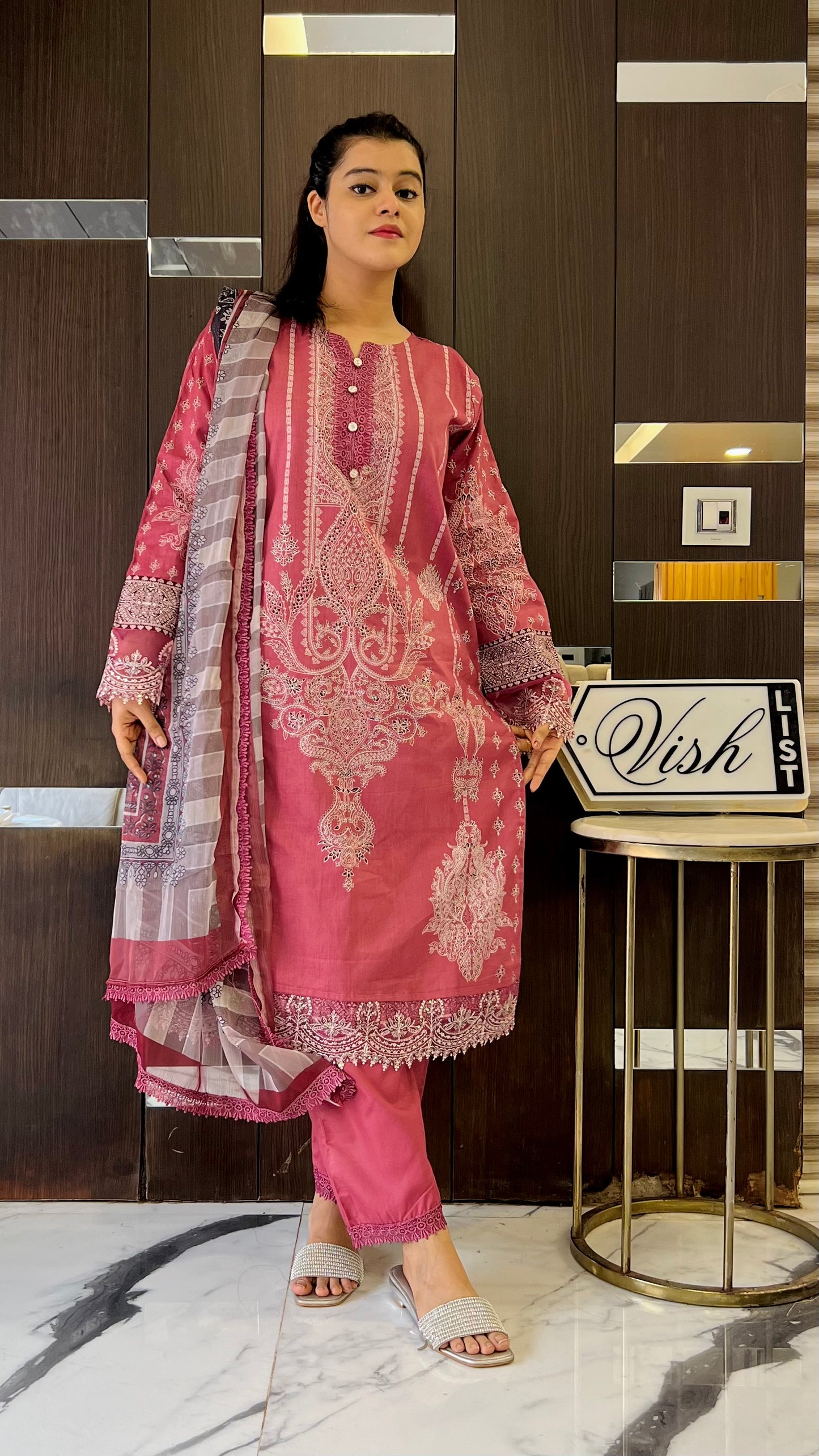 Gulbahar Pakistani Lawn Set 06