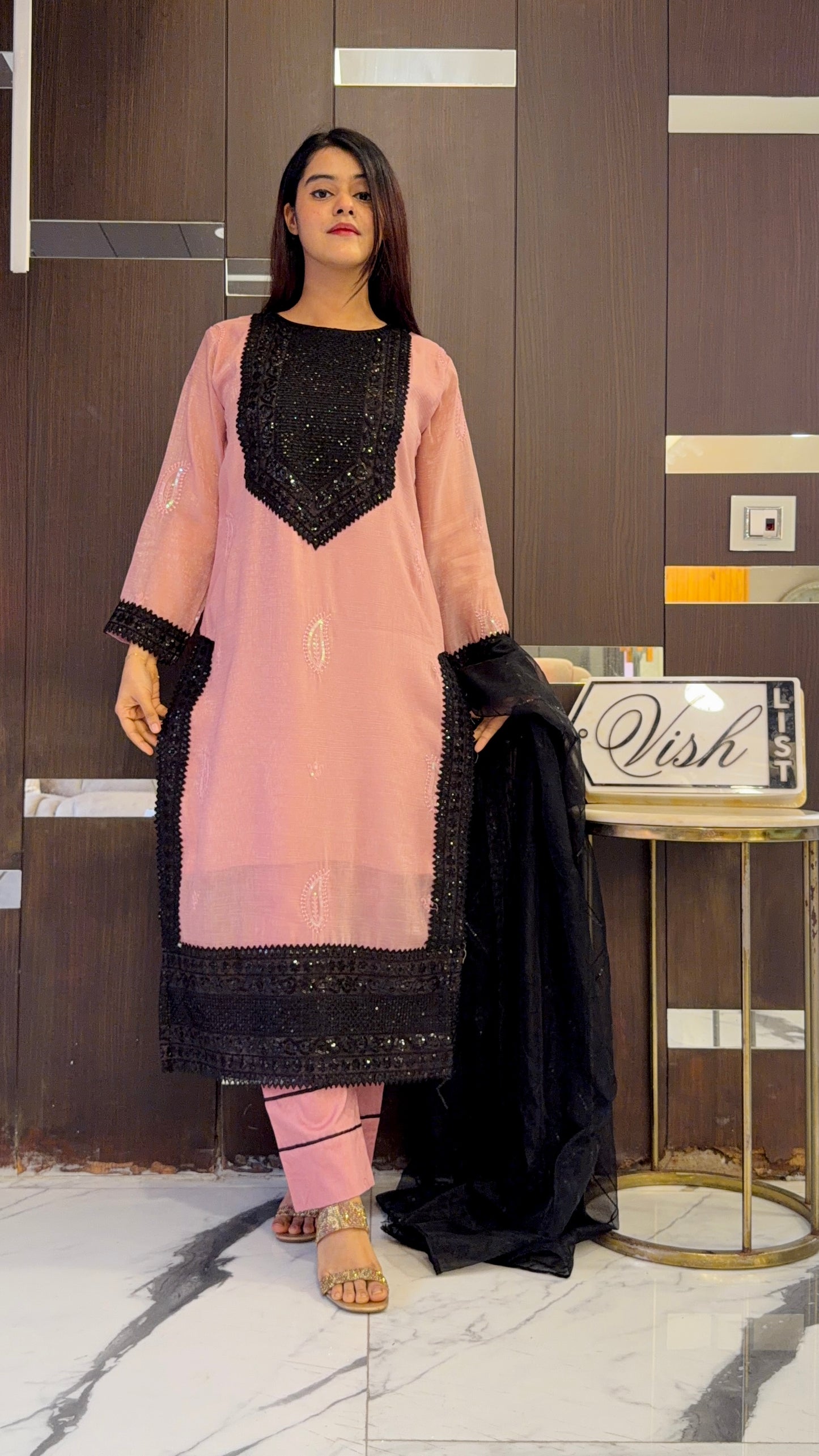Yumna Pakistani Formal Set 02