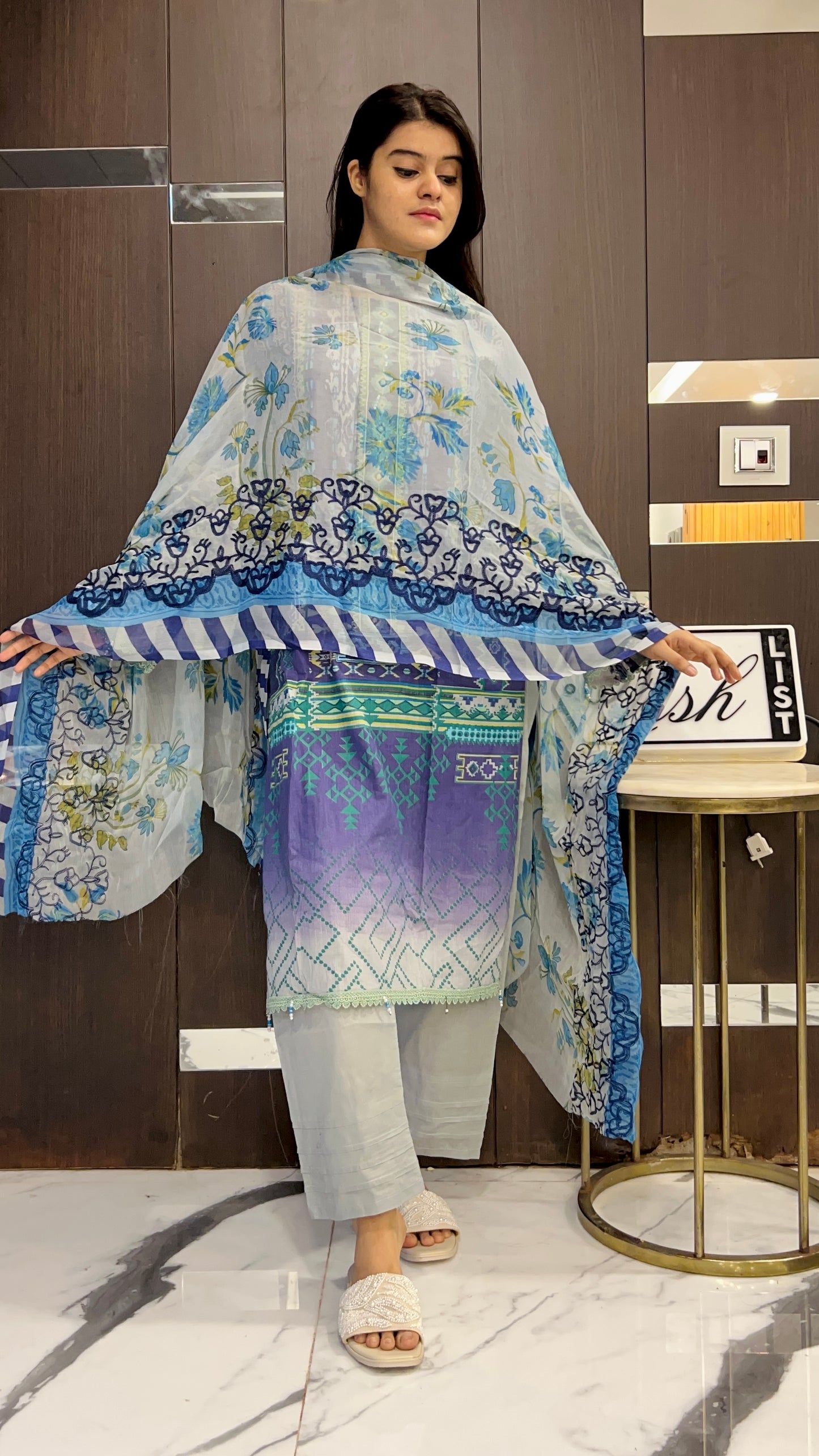 Hira Pakistani Lawn Set 05