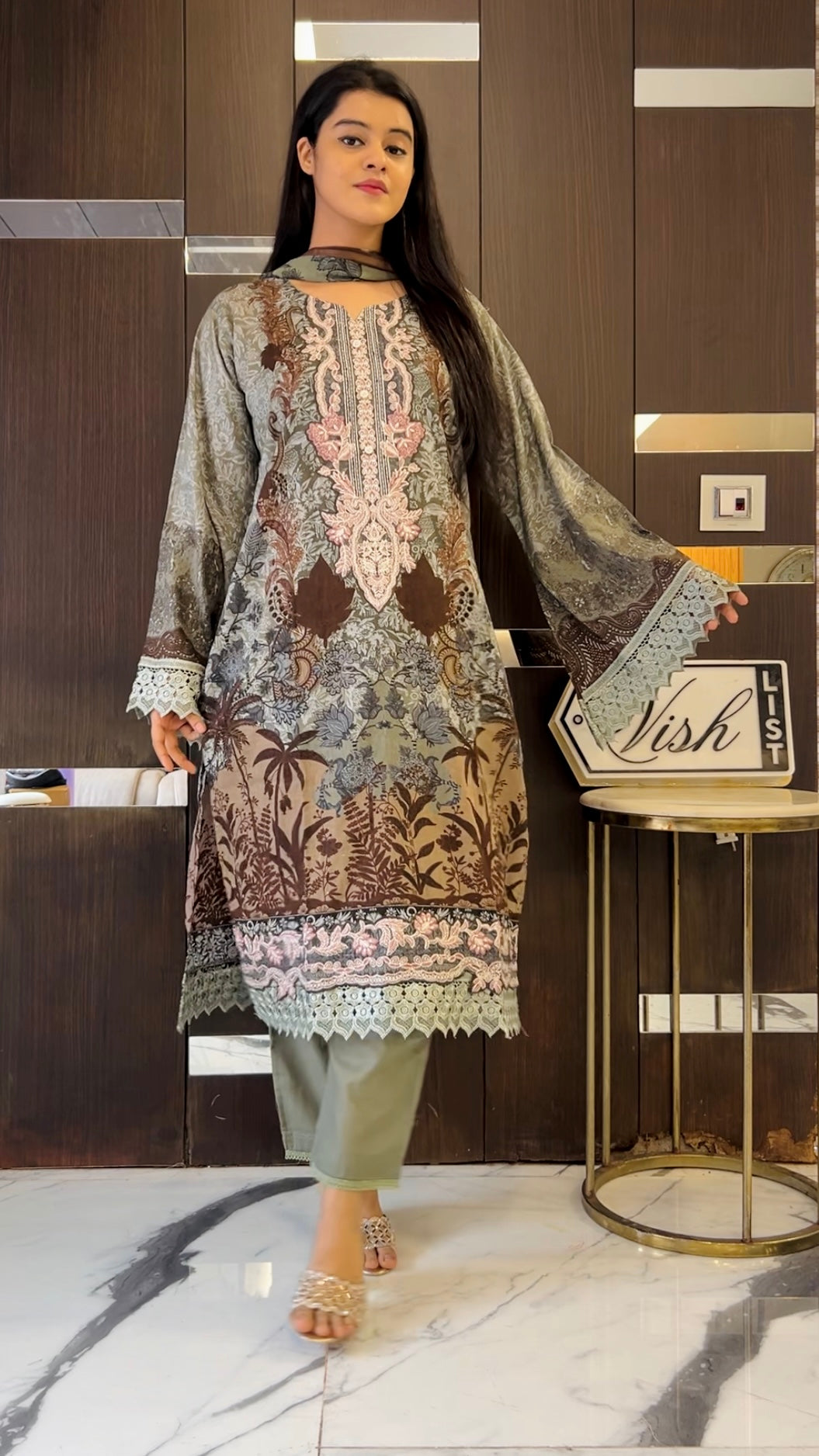 Lubna Pakistani Lawn Set 01