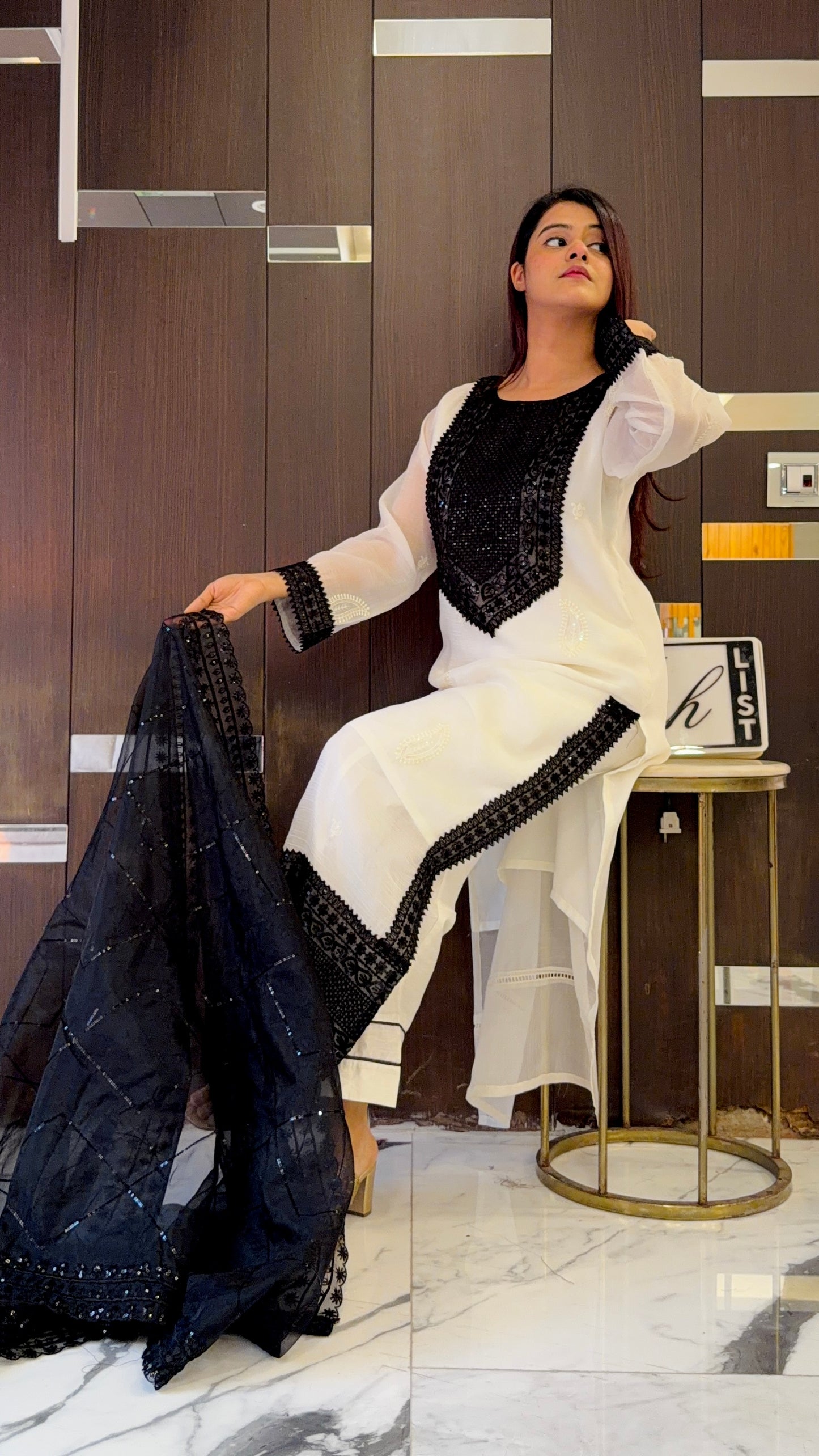 Yumna Pakistani Formal Set 01