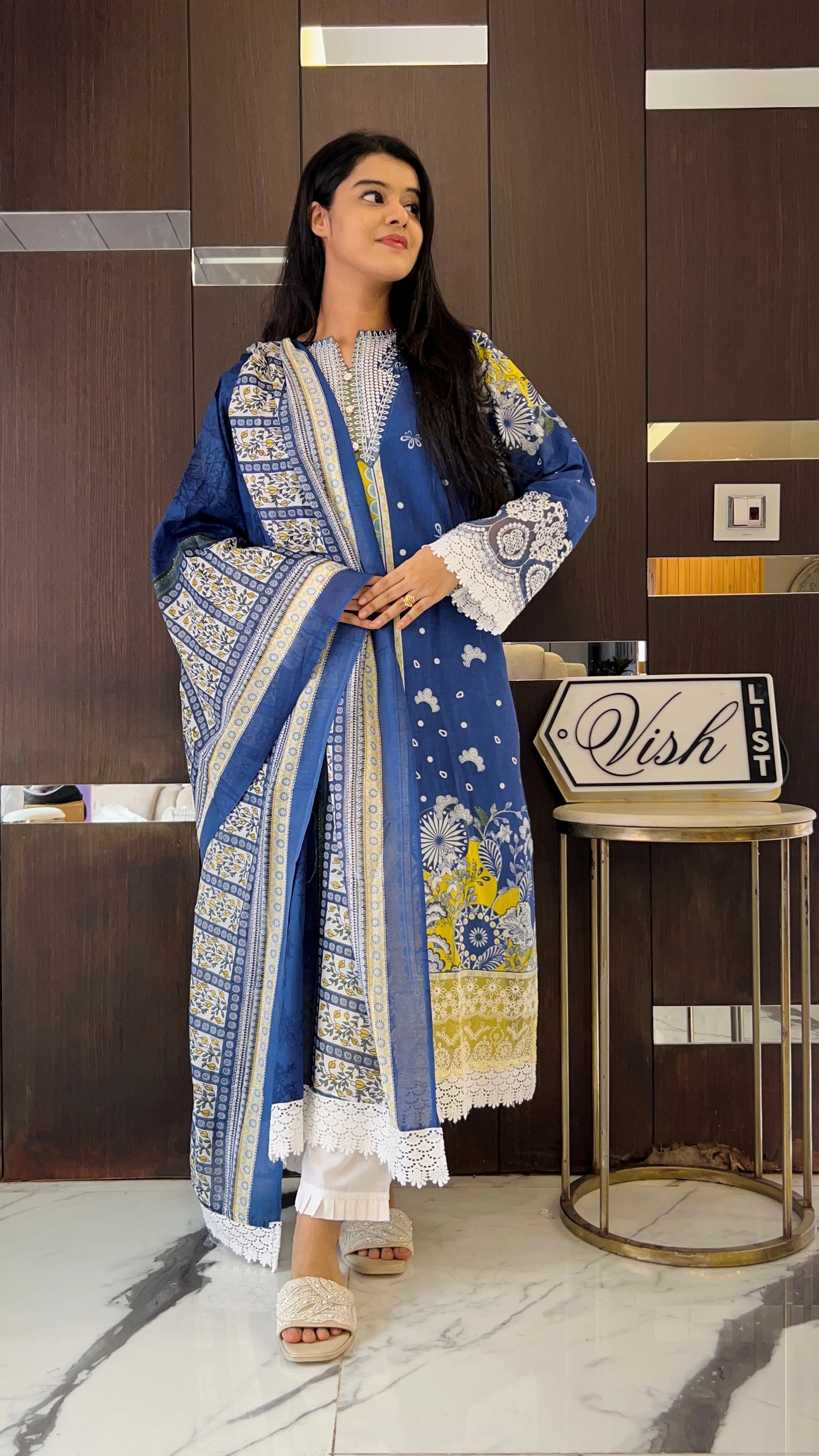Laiba Pakistani Lawn Set 07