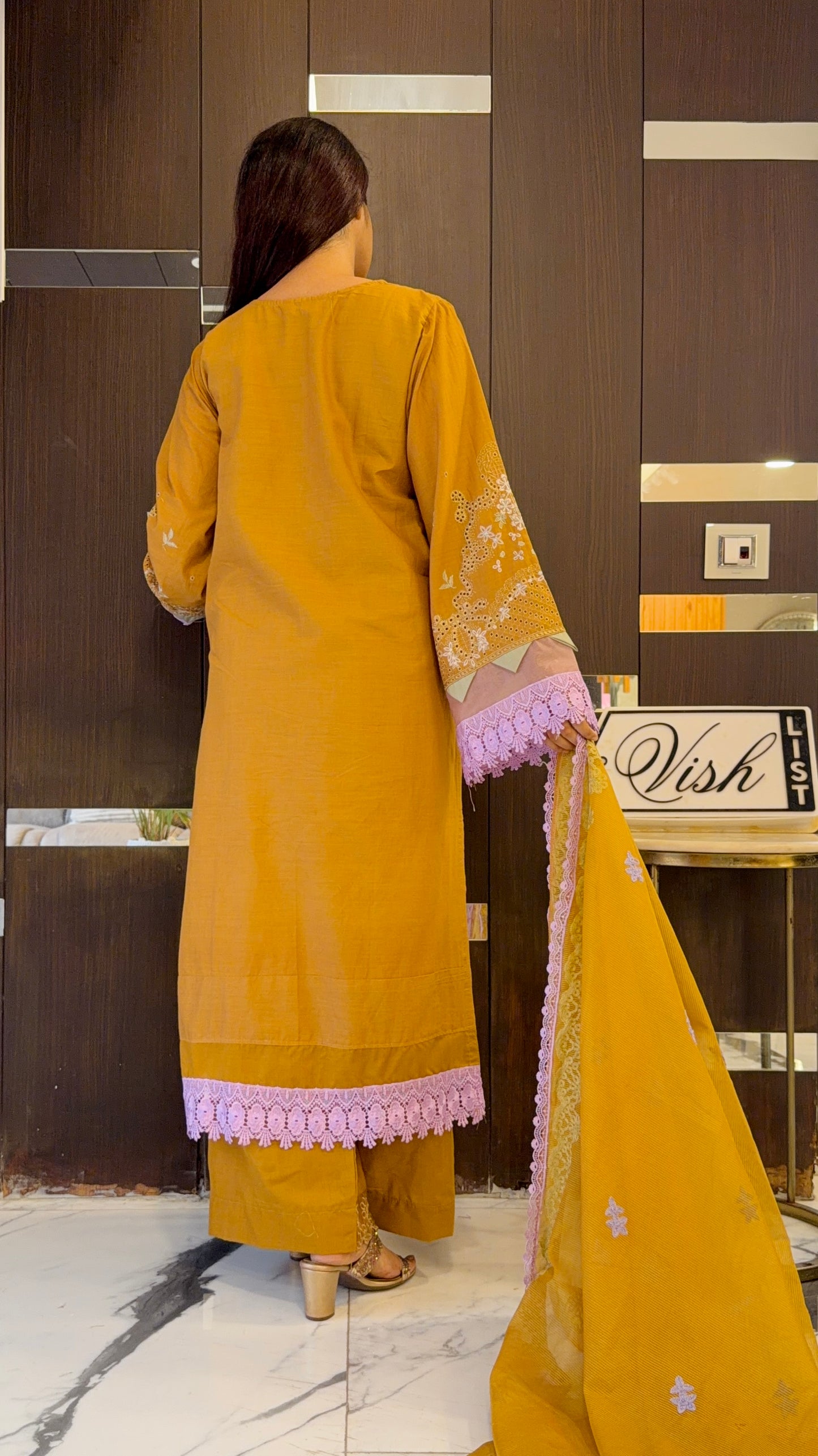 Raha Pakistani Luxe Lawn Set 10