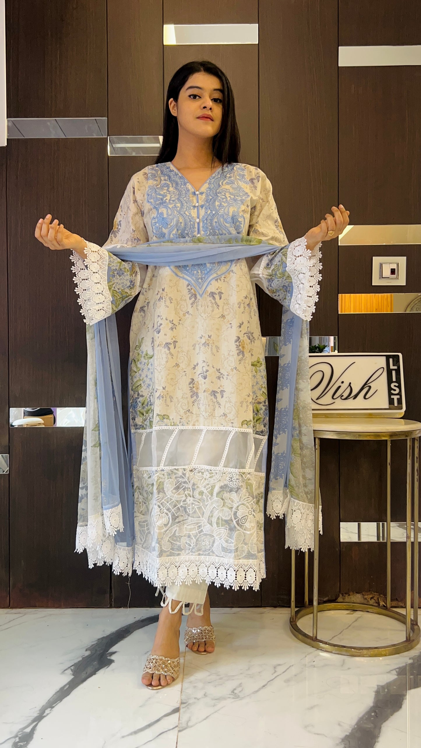 Laiba Pakistani Lawn Set 15
