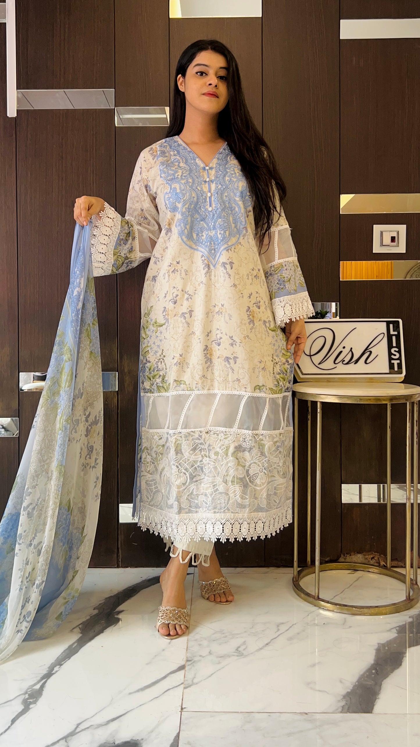Laiba Pakistani Lawn Set 15