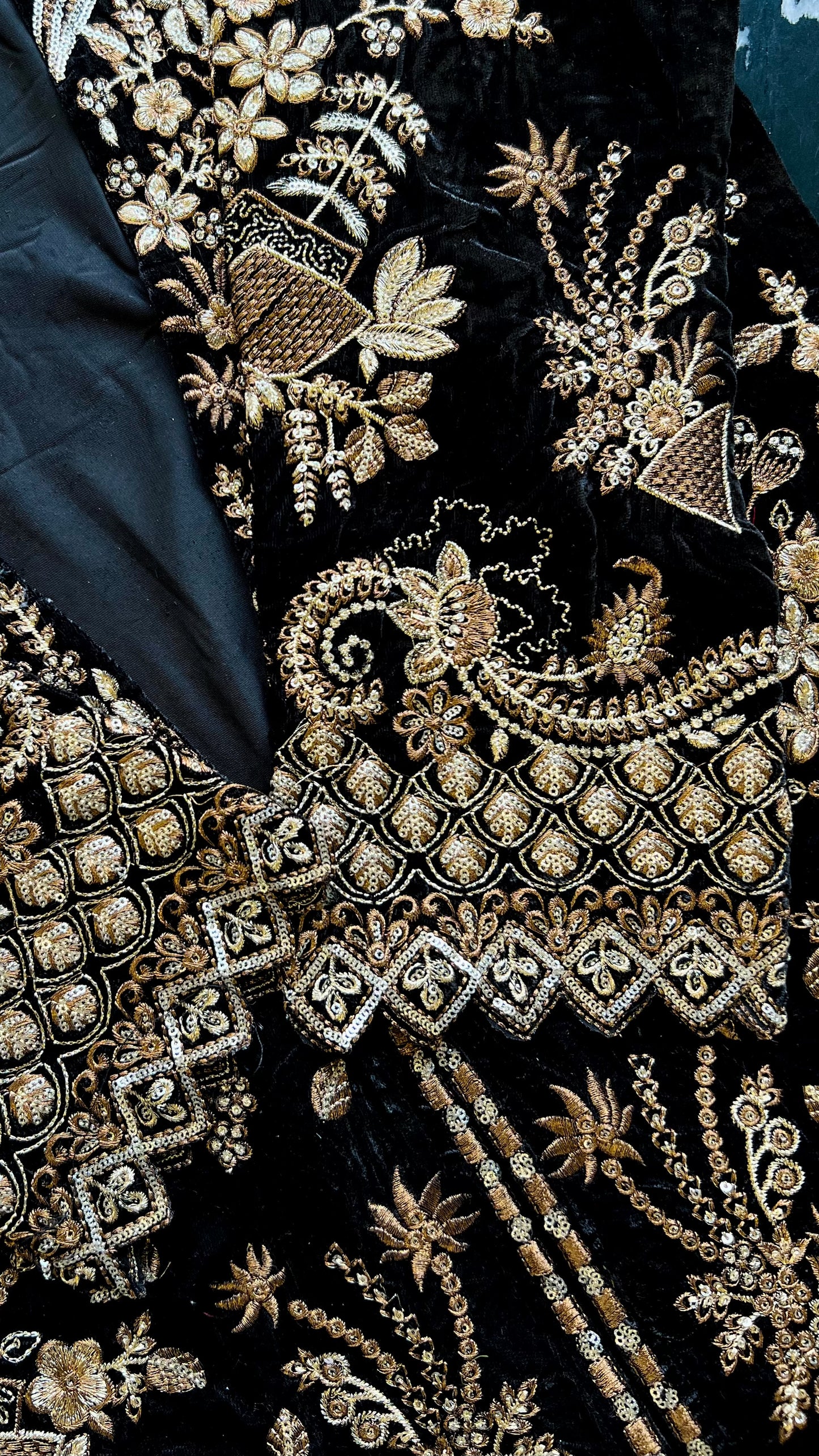 Fariha Pakistani Jacket Set 01