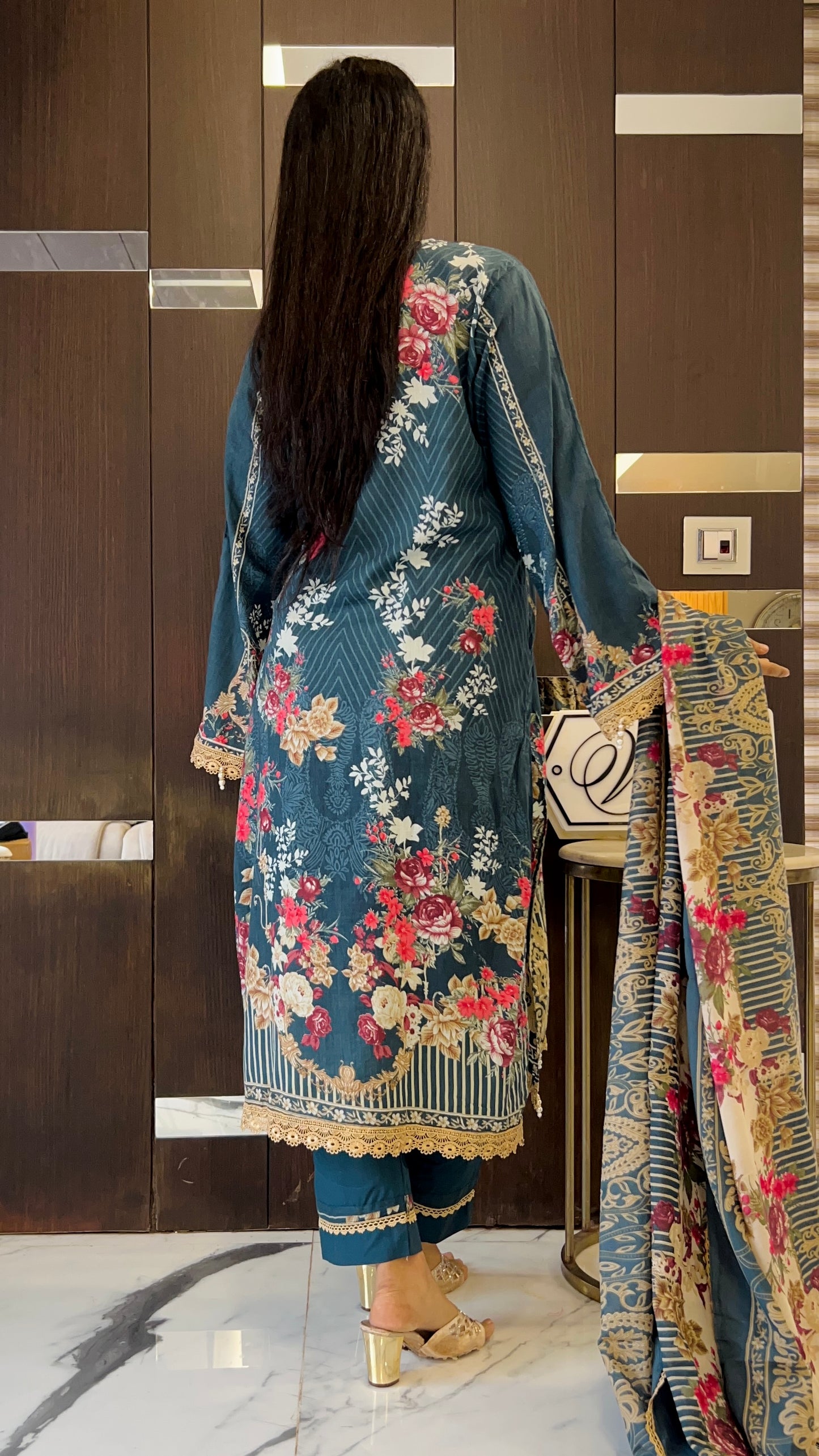 Lubna Pakistani Lawn Set 05