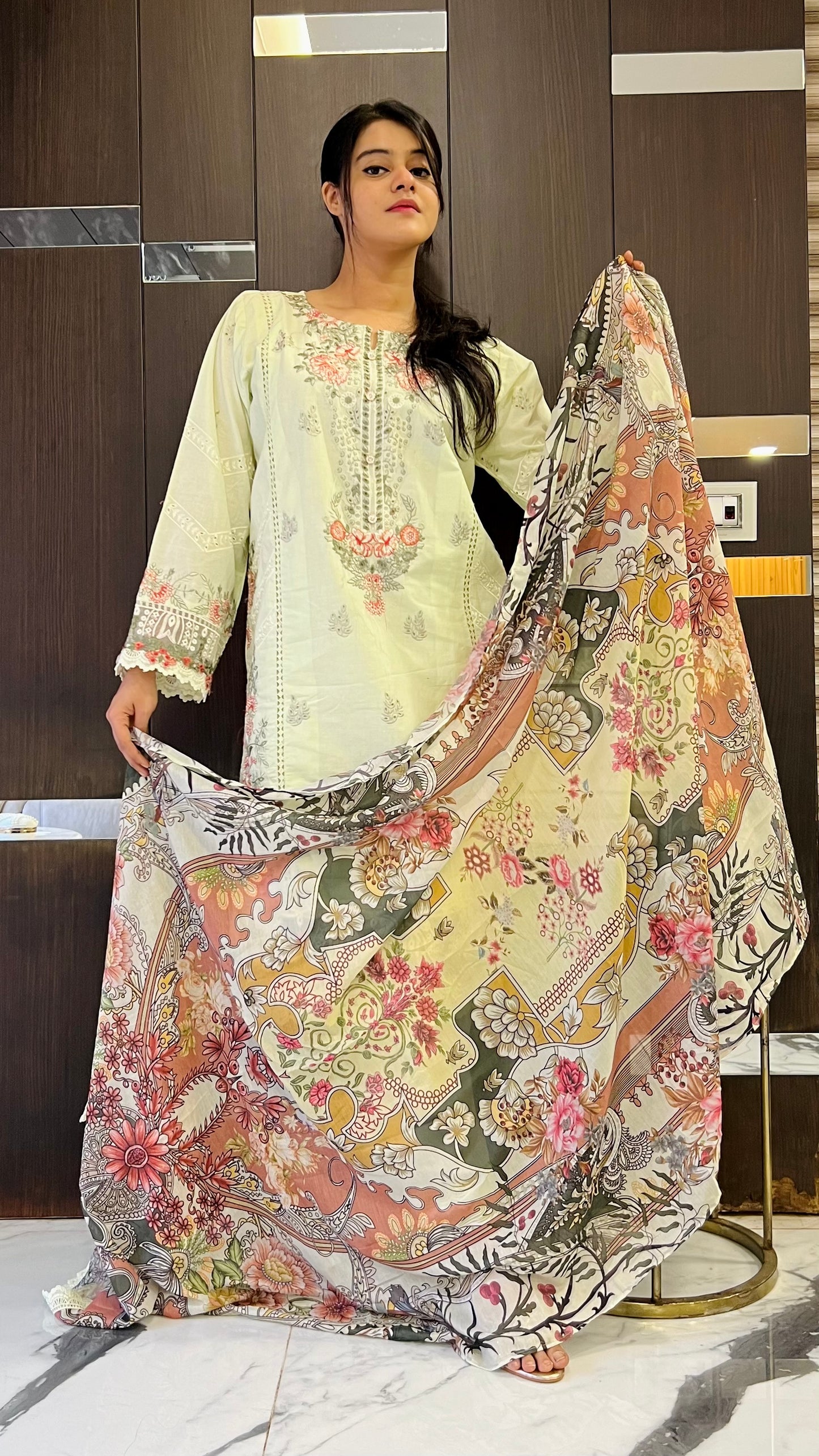 Hania Pakistani Luxe Lawn Set 06