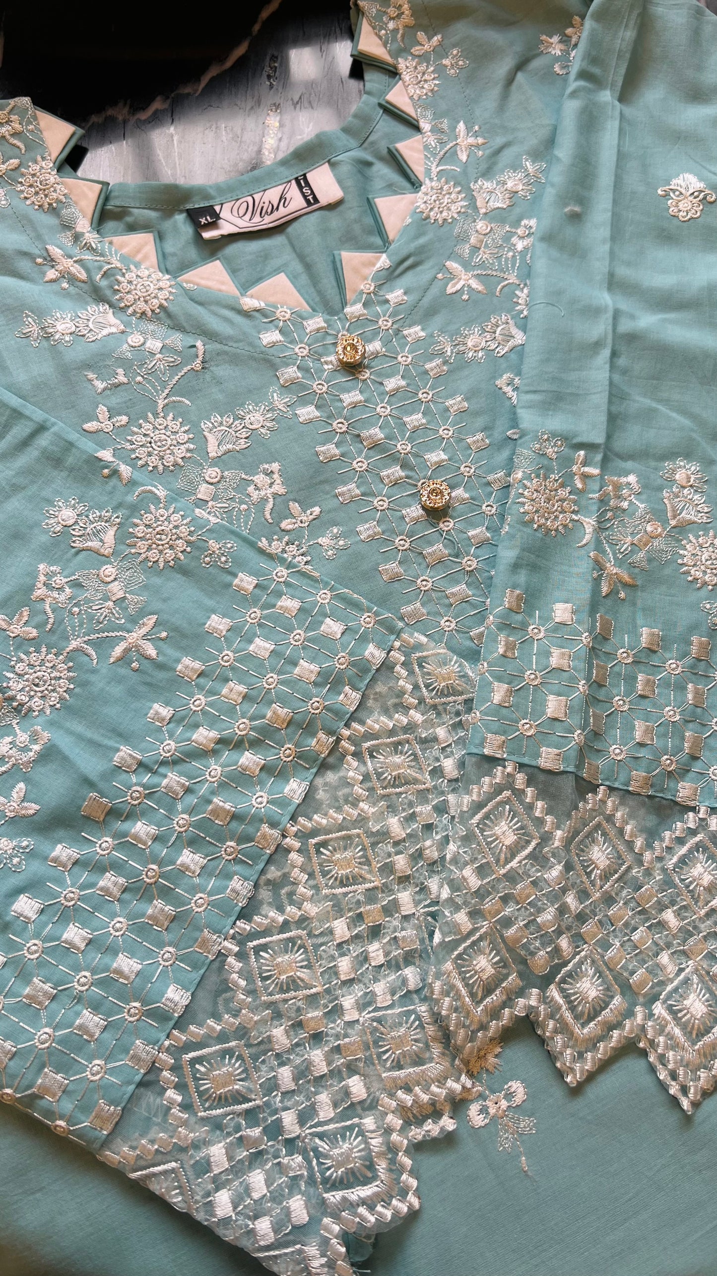 Zarqa Pakistani Lawn Set 09