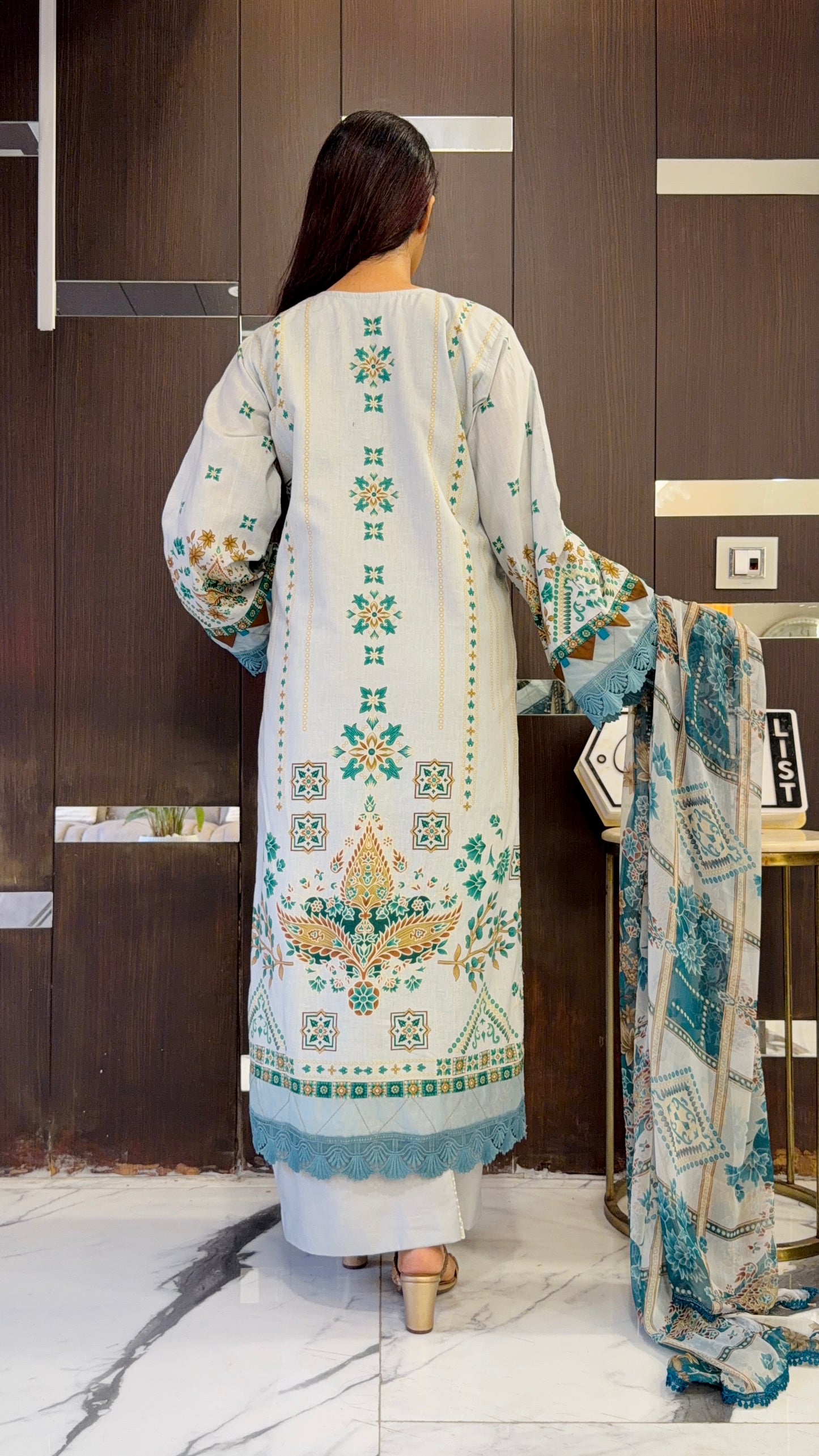 Bilkis Pakistani Lawn Set 04