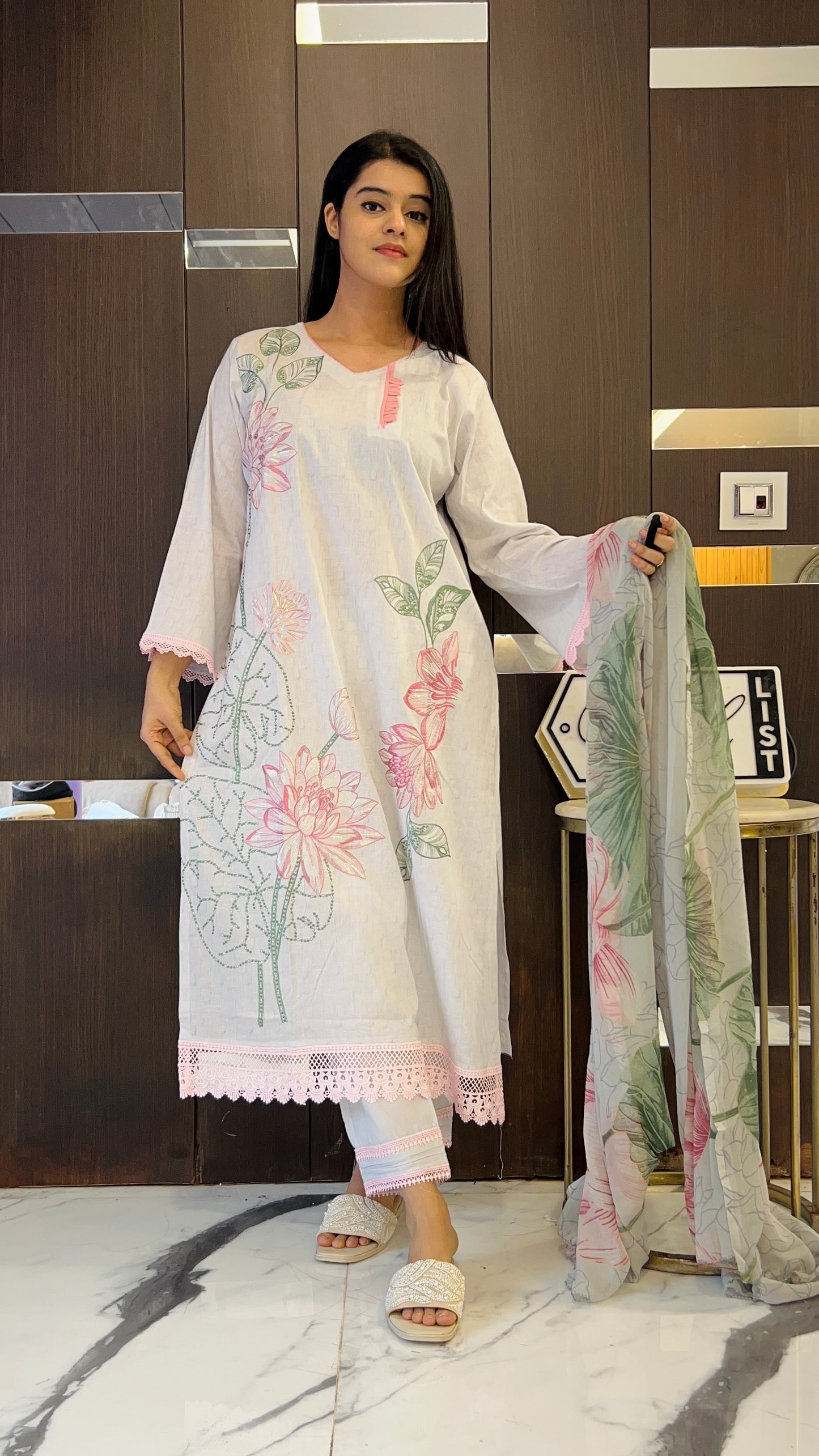 Laiba Pakistani Lawn Set 03