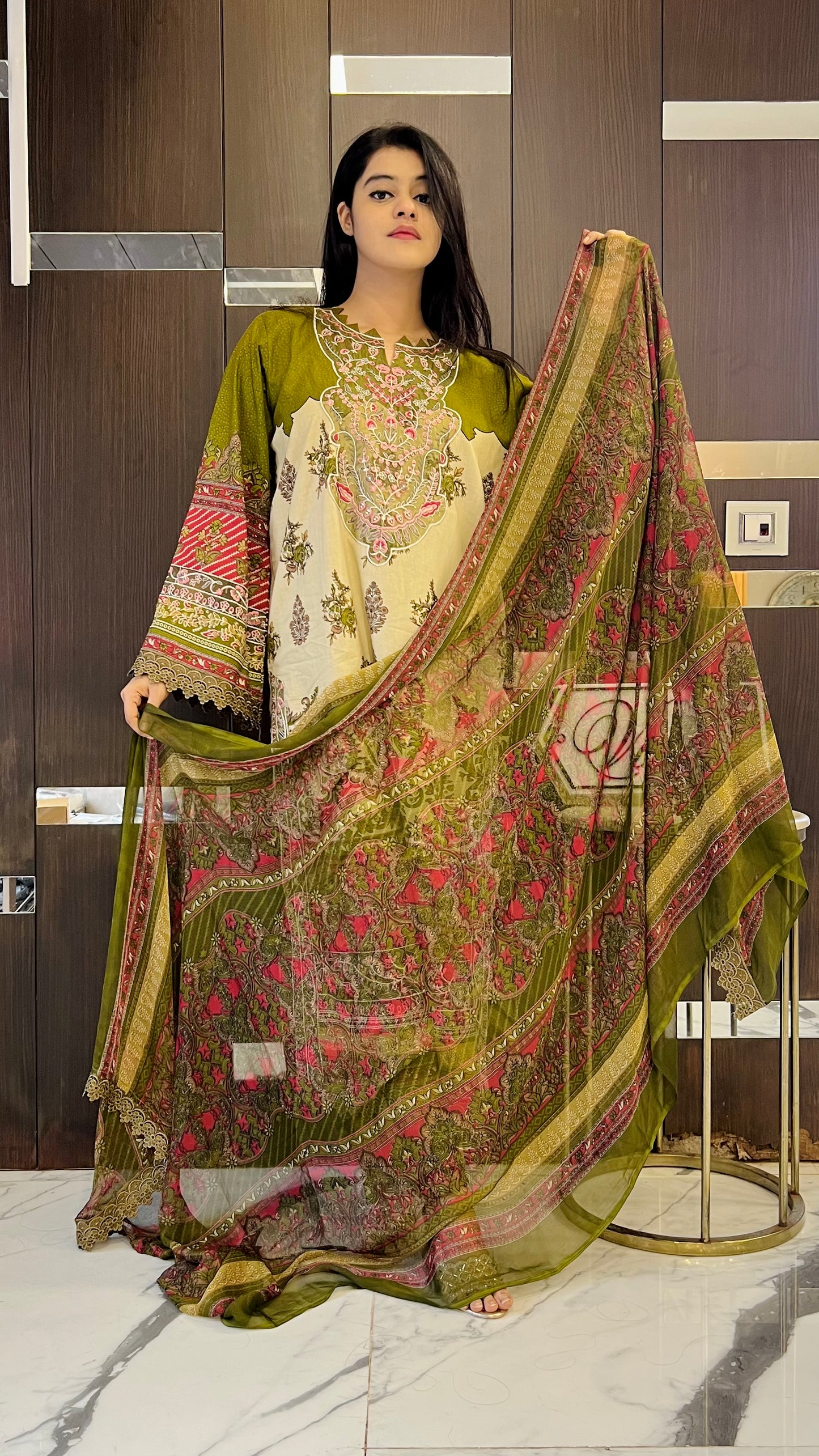 Dananeer Pakistani Lawn Set 02 (Mehendi Green)