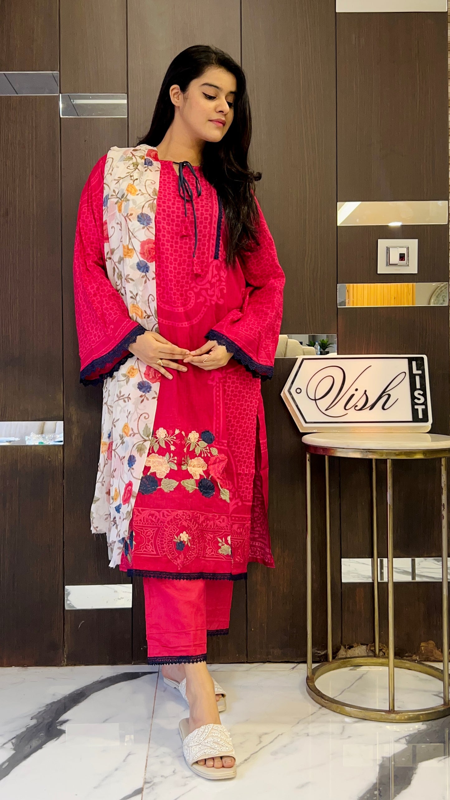 Sharjeena Pakistani Lawn Set 08