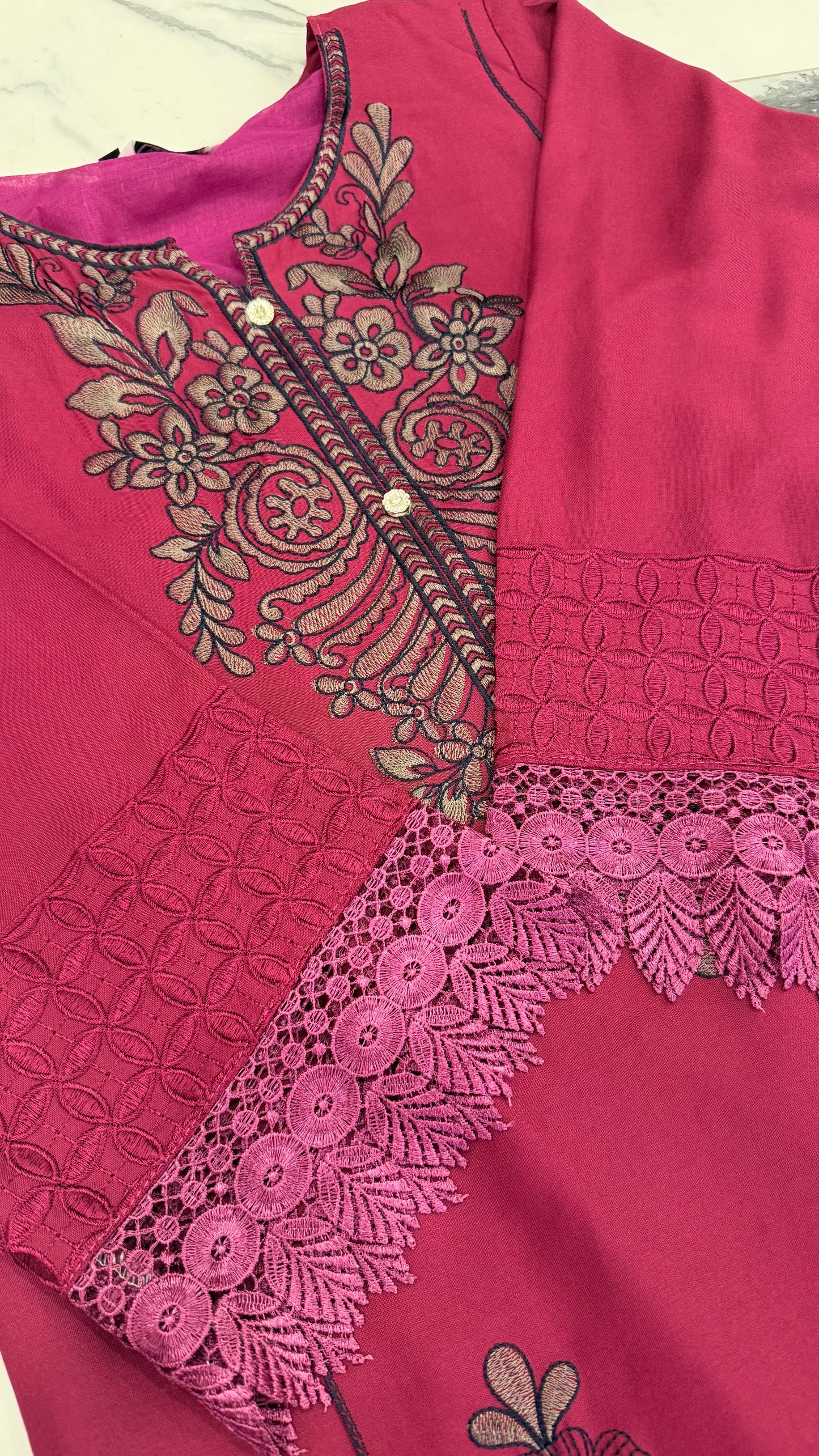 Shafa Pakistani Lawn Set 02