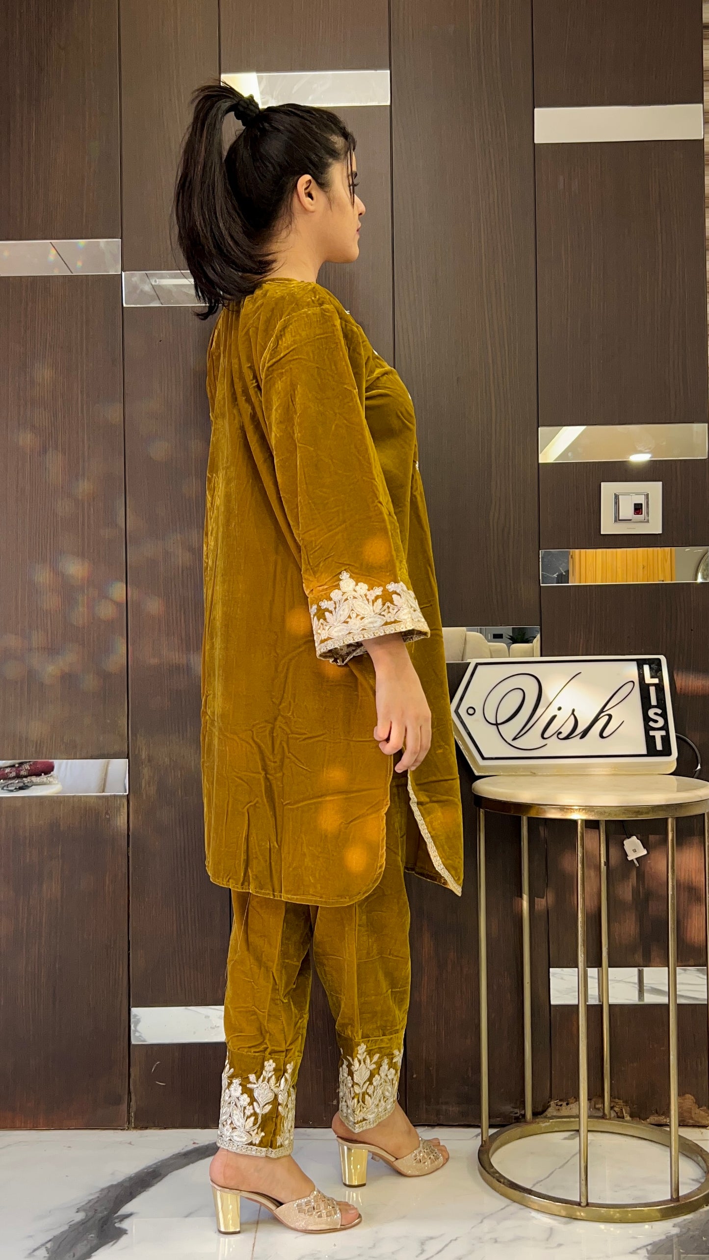 Hira Pakistani Velvet Suit 11 (Mustard)