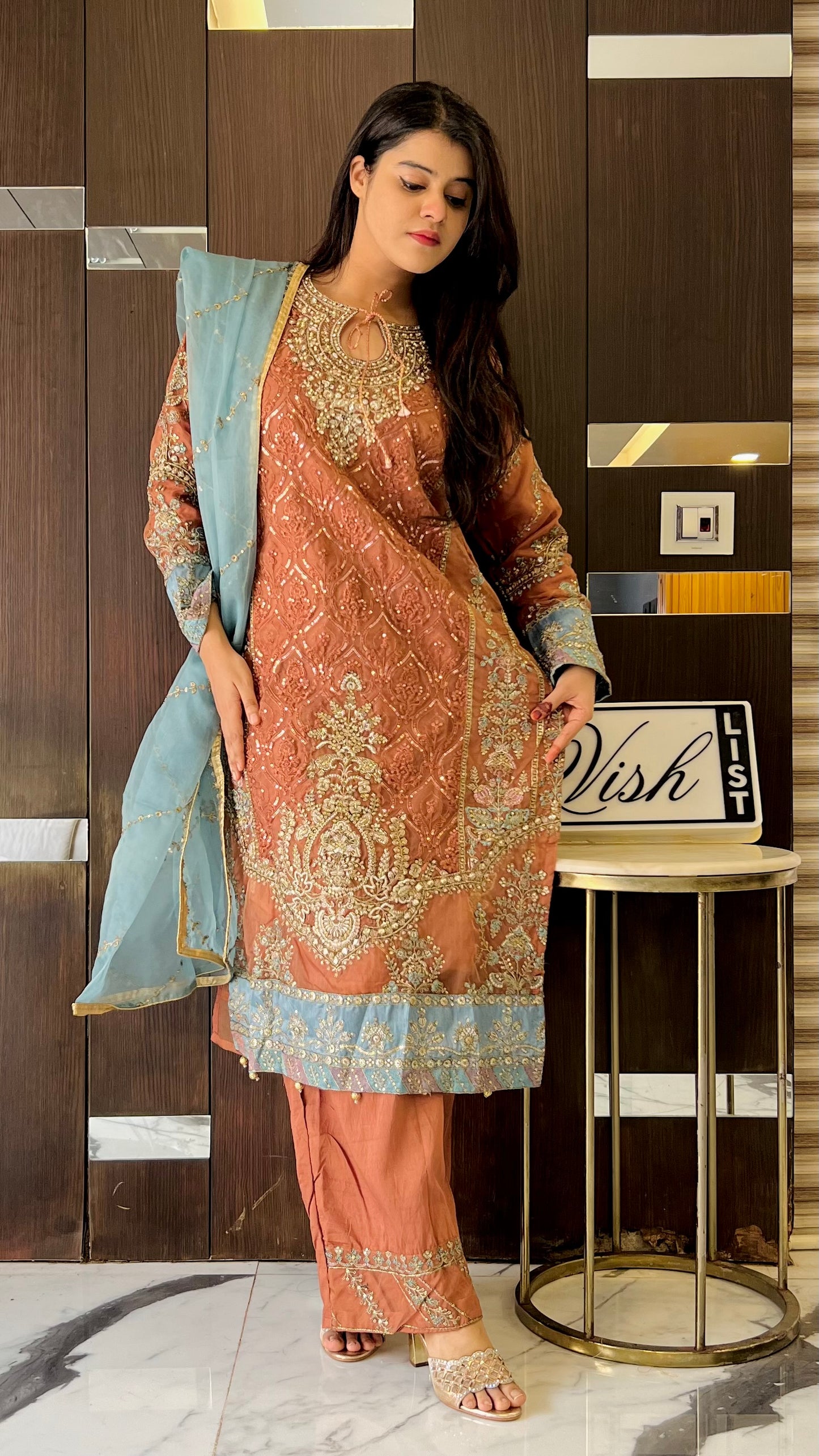 Safeera Pakistani Formal 01