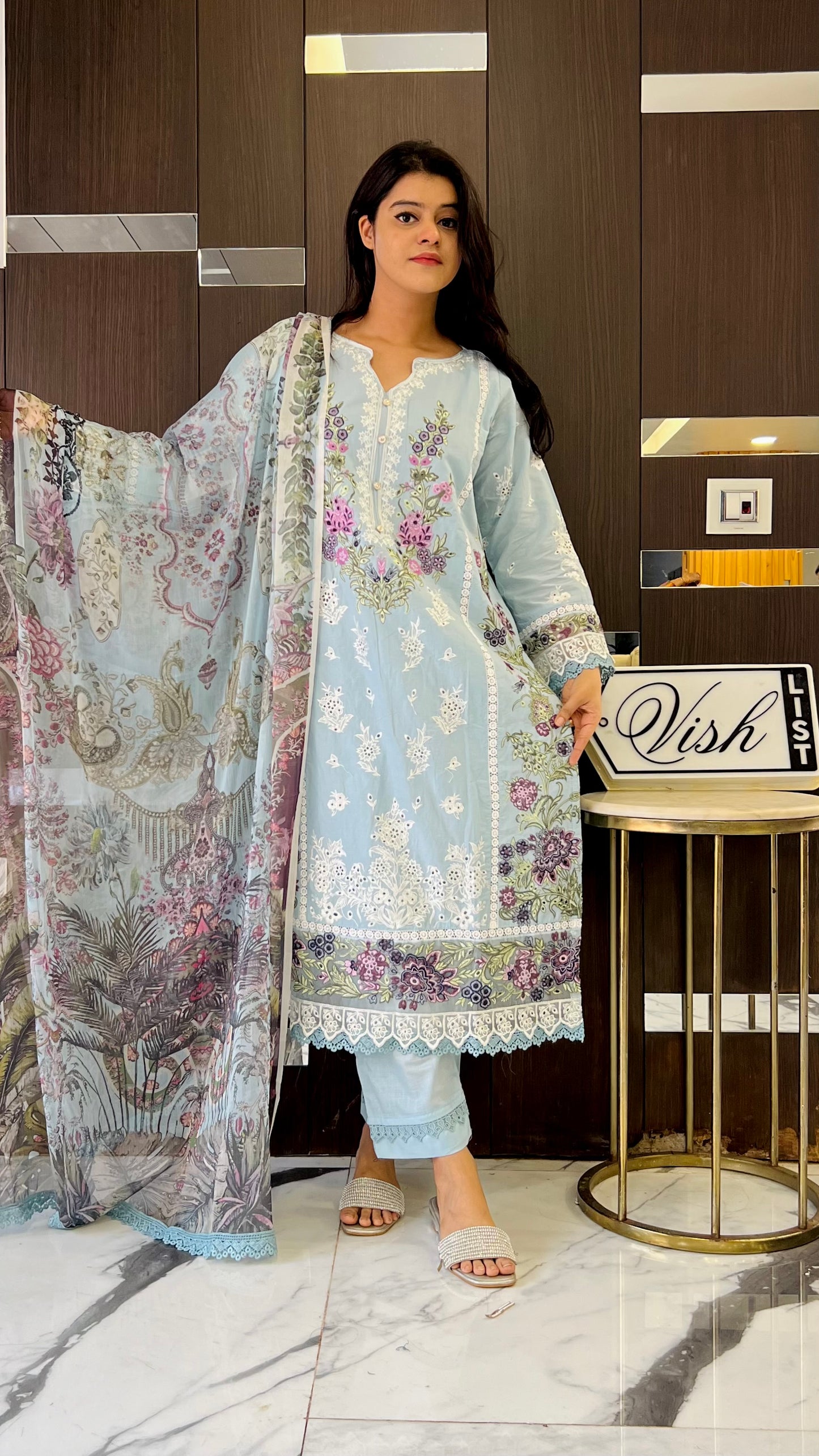 Hania Pakistani Luxe Lawn Set 04