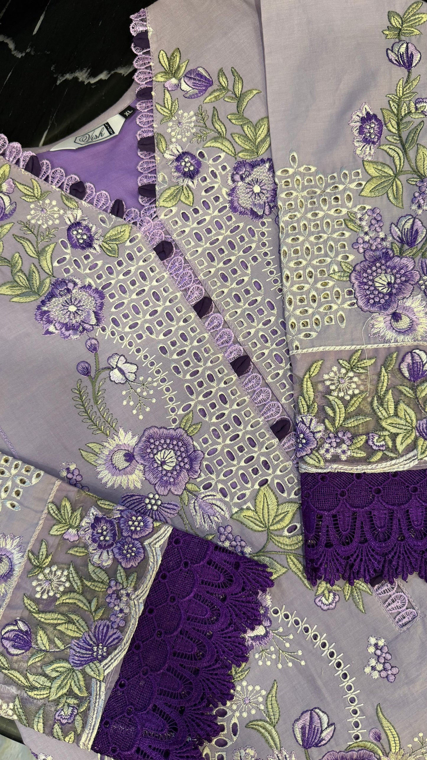 Dananeer Pakistani Luxe Lawn Set 03