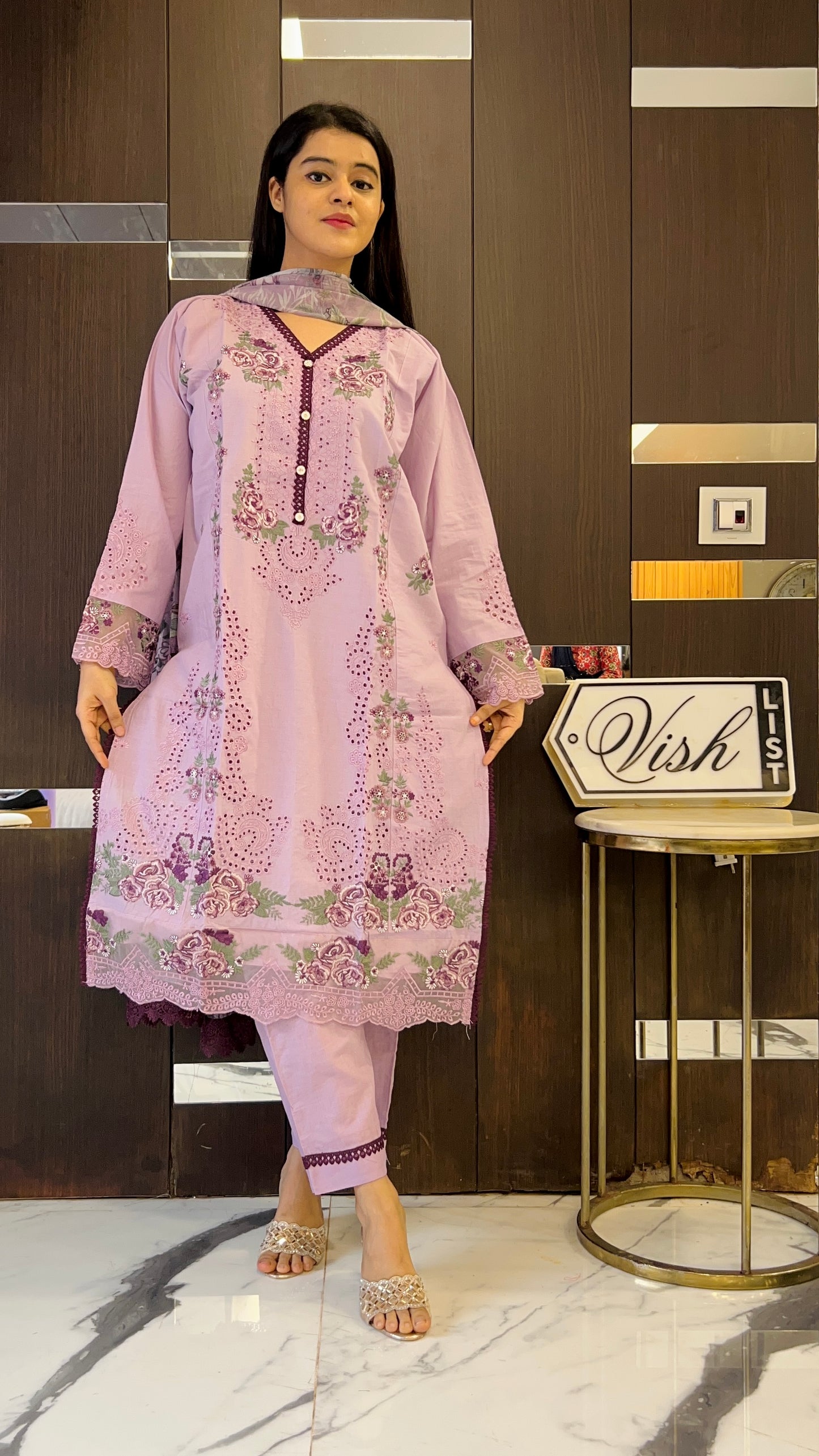 Lubna Pakistani Lawn Set 07