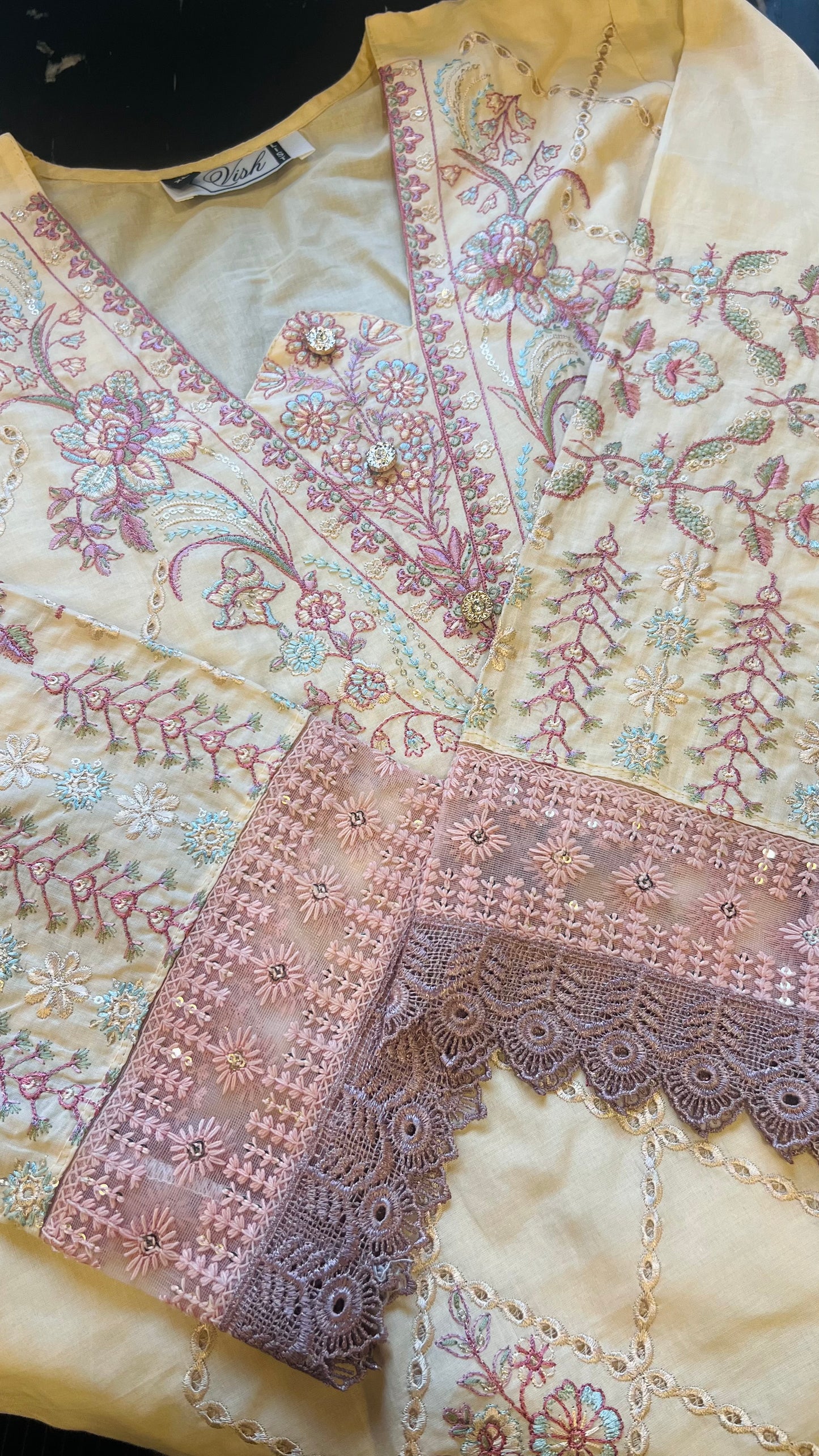 Zarqa Pakistani Lawn Set 06