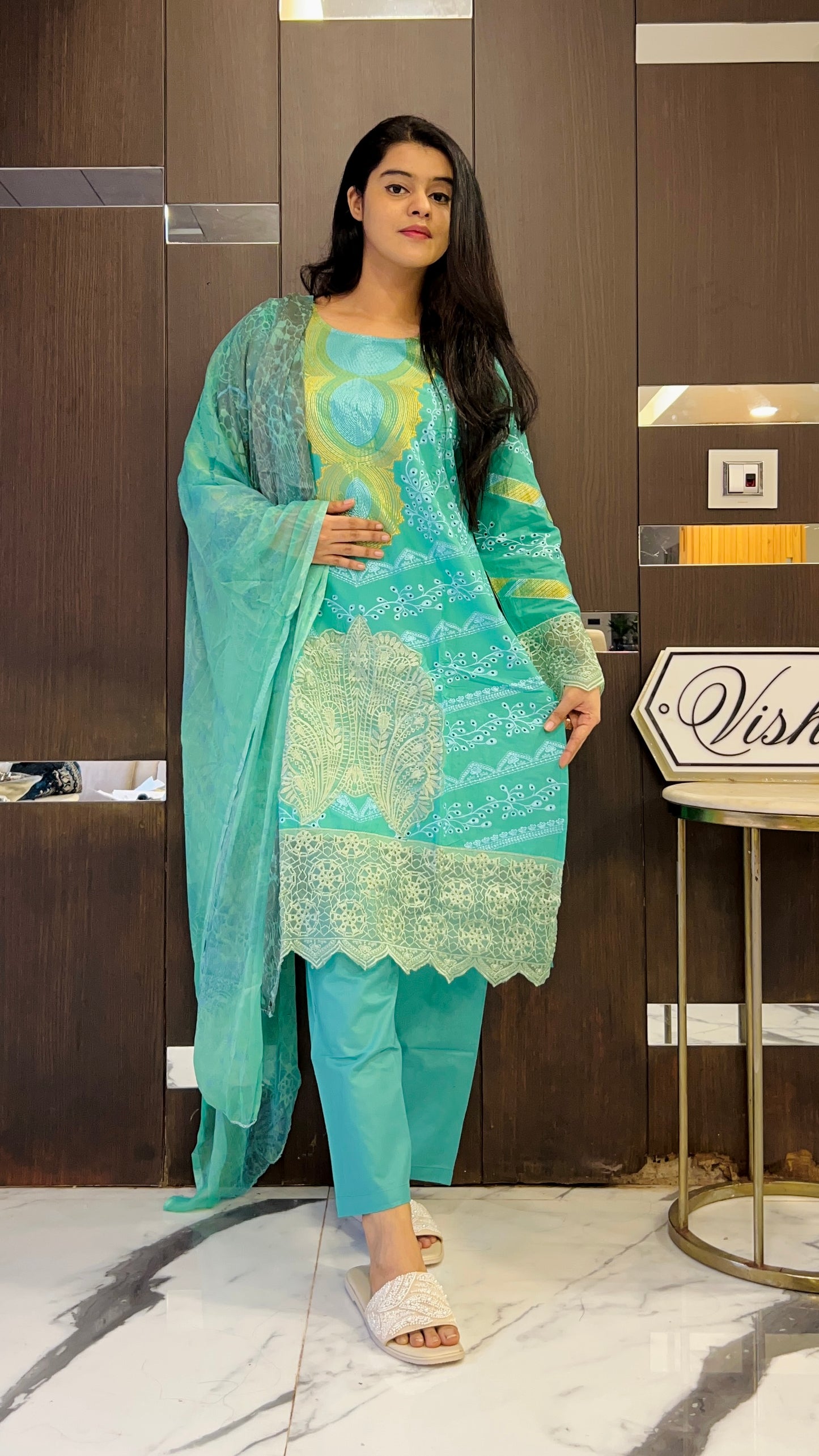 Zeenat Pakistani Cutwork Lawn Suit 11