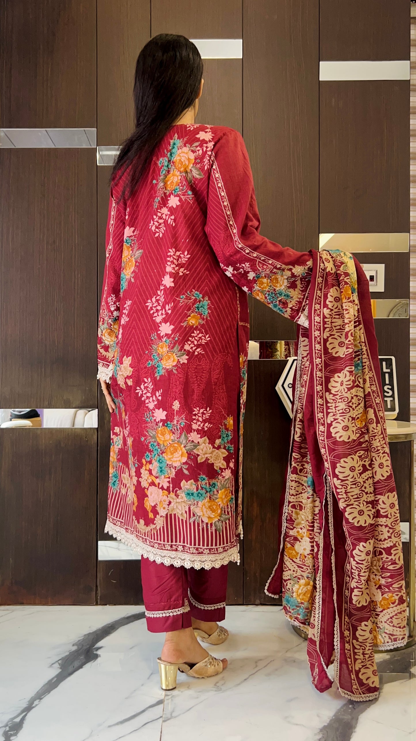 Lubna Pakistani Lawn Set Up 11