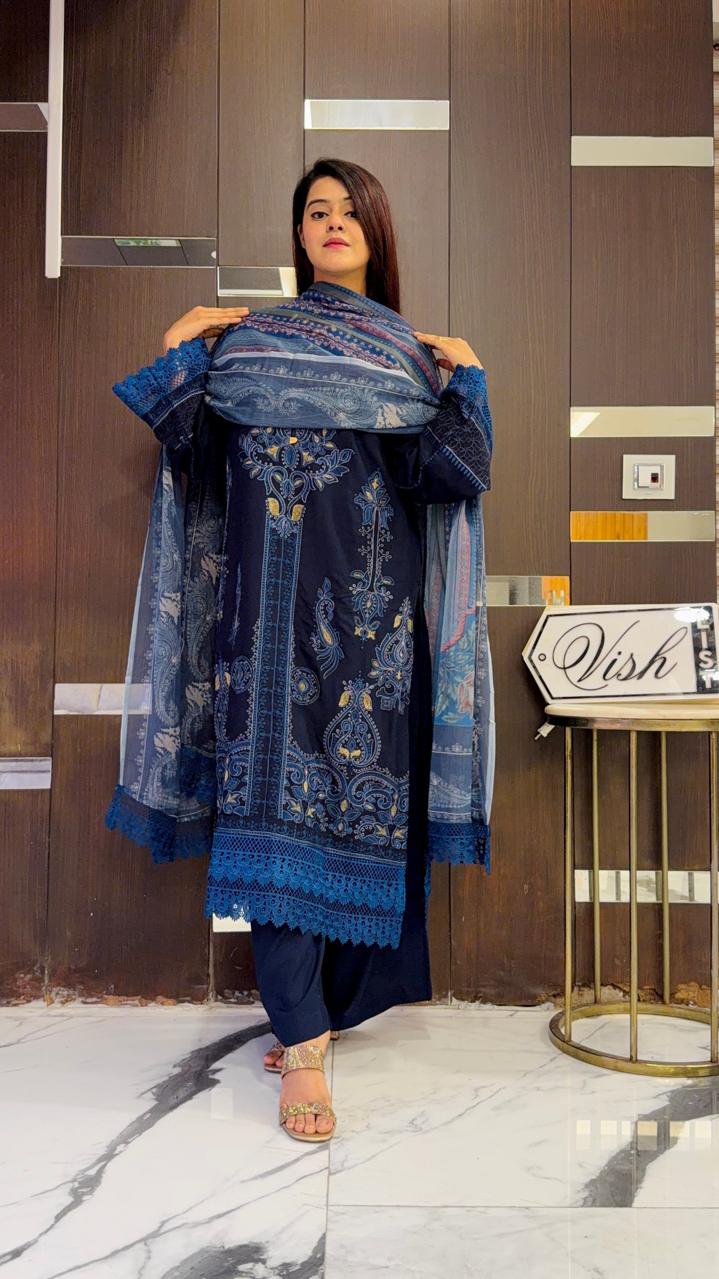 Jazmin Pakistani Luxe Lawn Set 02