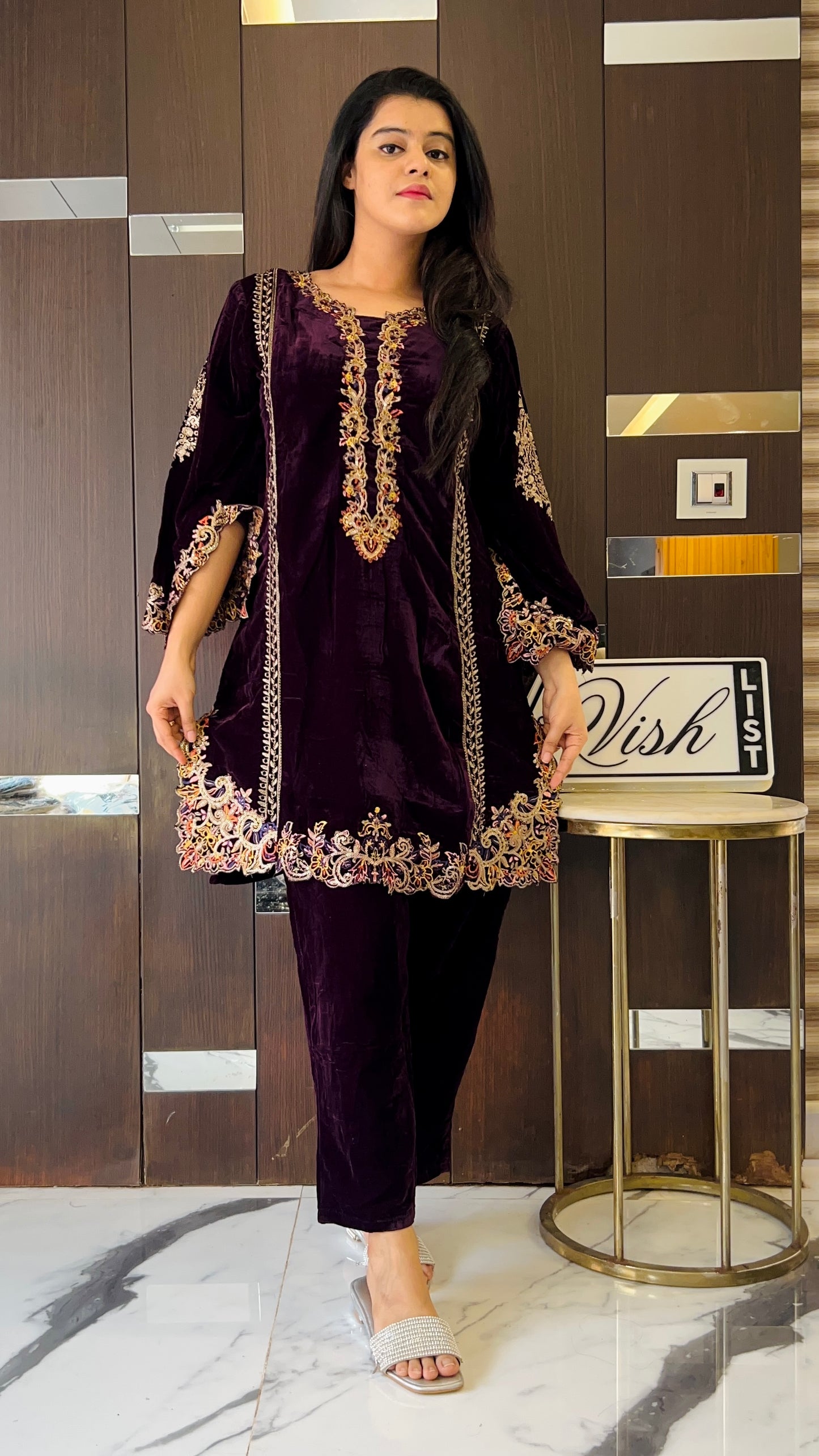 Zaheen Pakistani Velvet Suit 07 (purple)
