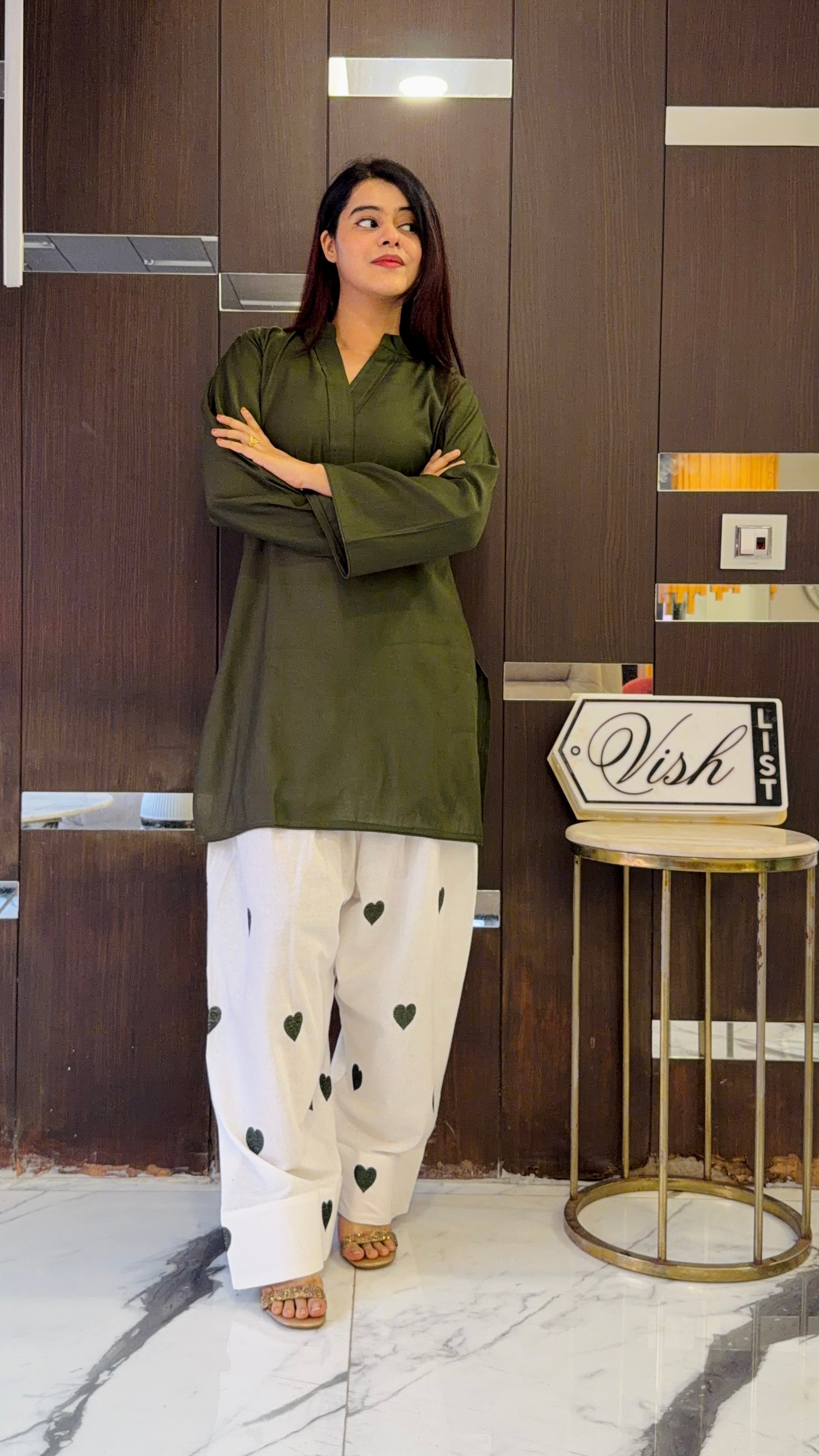 Gul Pakistani Farshi Salwar Suit 17