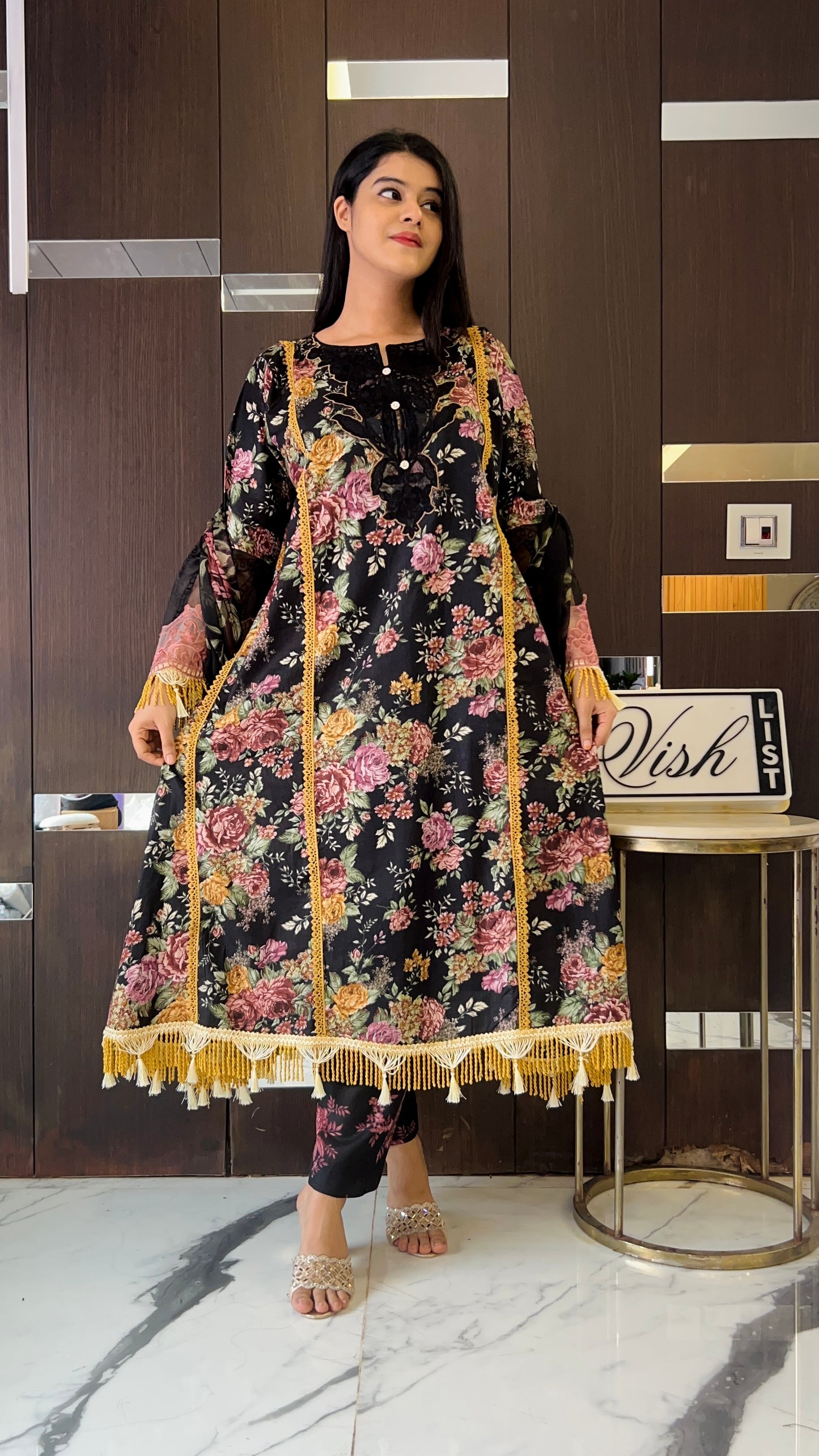 Laiba Pakistani Lawn Set 14