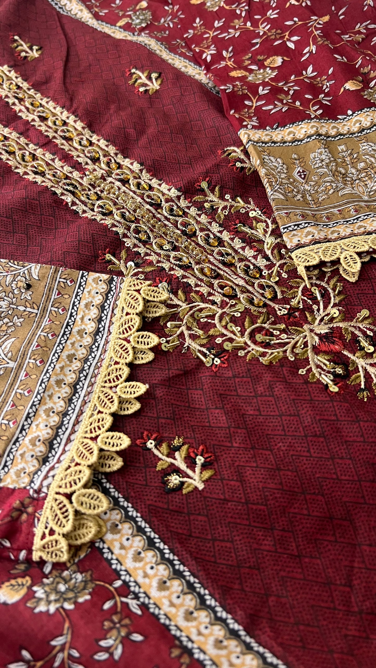 Fiza Pakistani Lawn Set 04