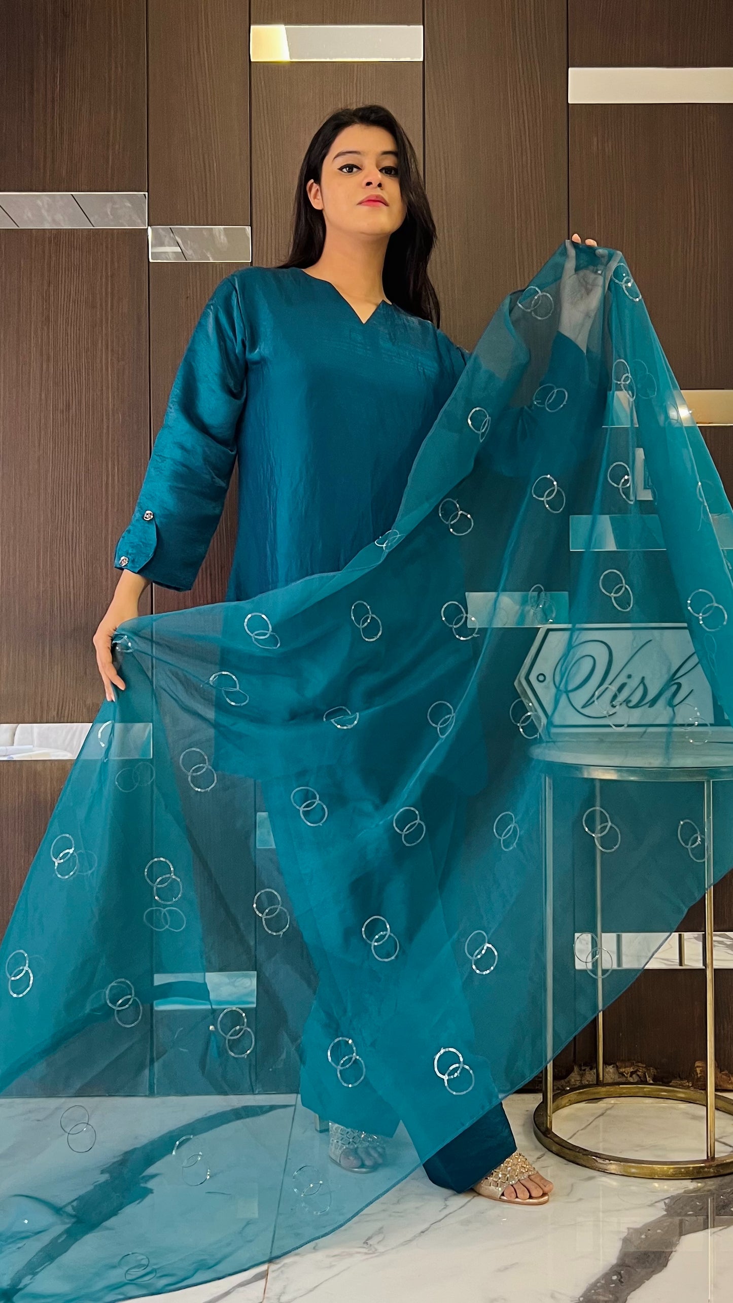 Mehrunnisa Farshi Salwar Suit 01