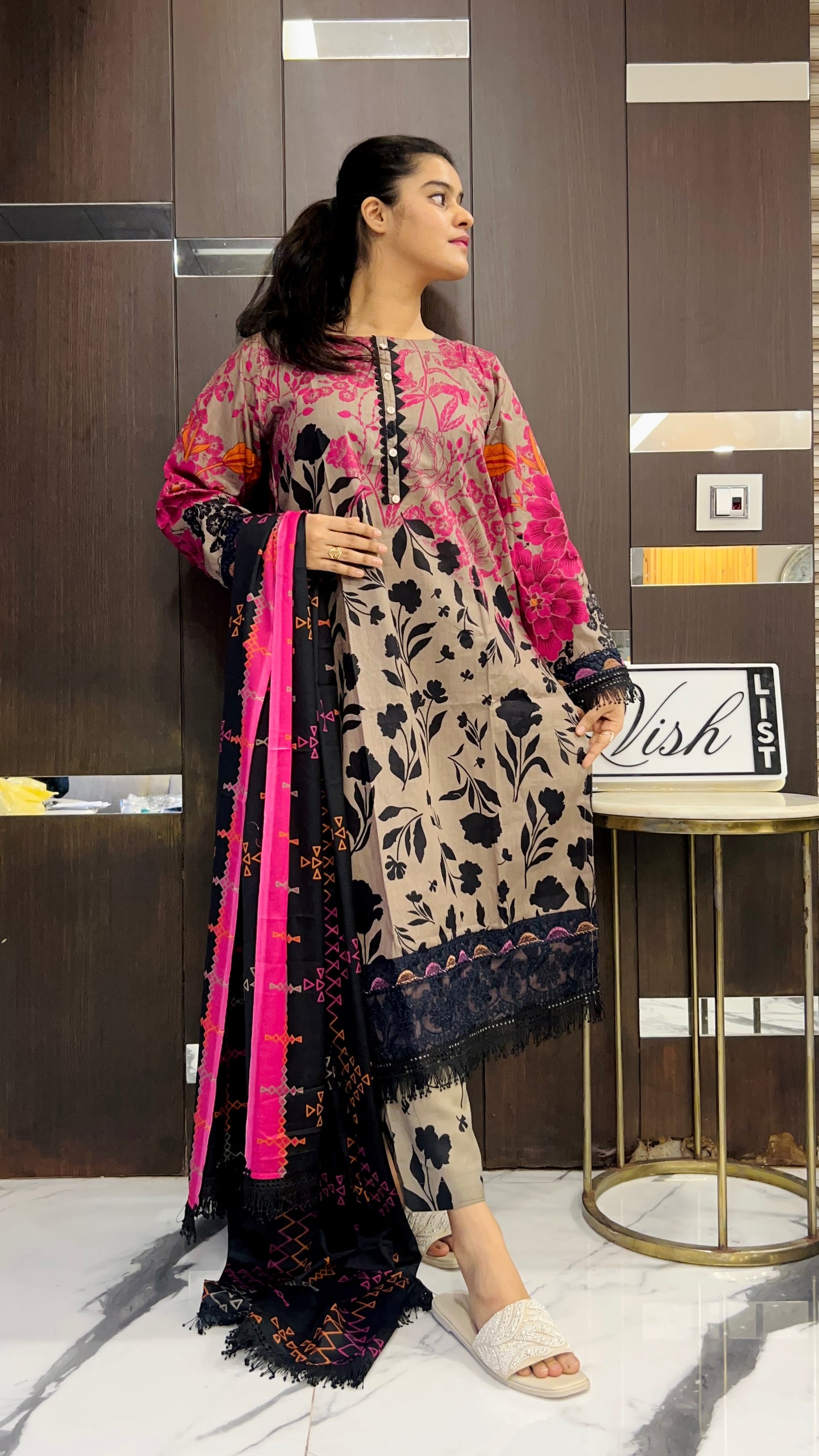 Sharjeena Pakistani Lawn Set 07