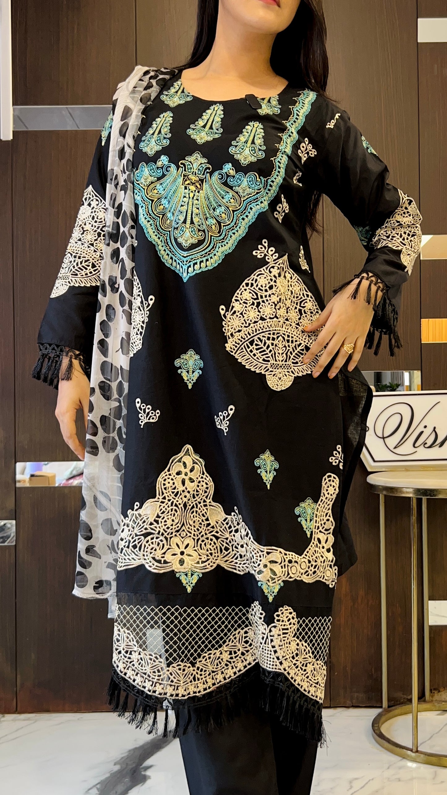 Nida Pakistani Cutwork Lawn Set 27