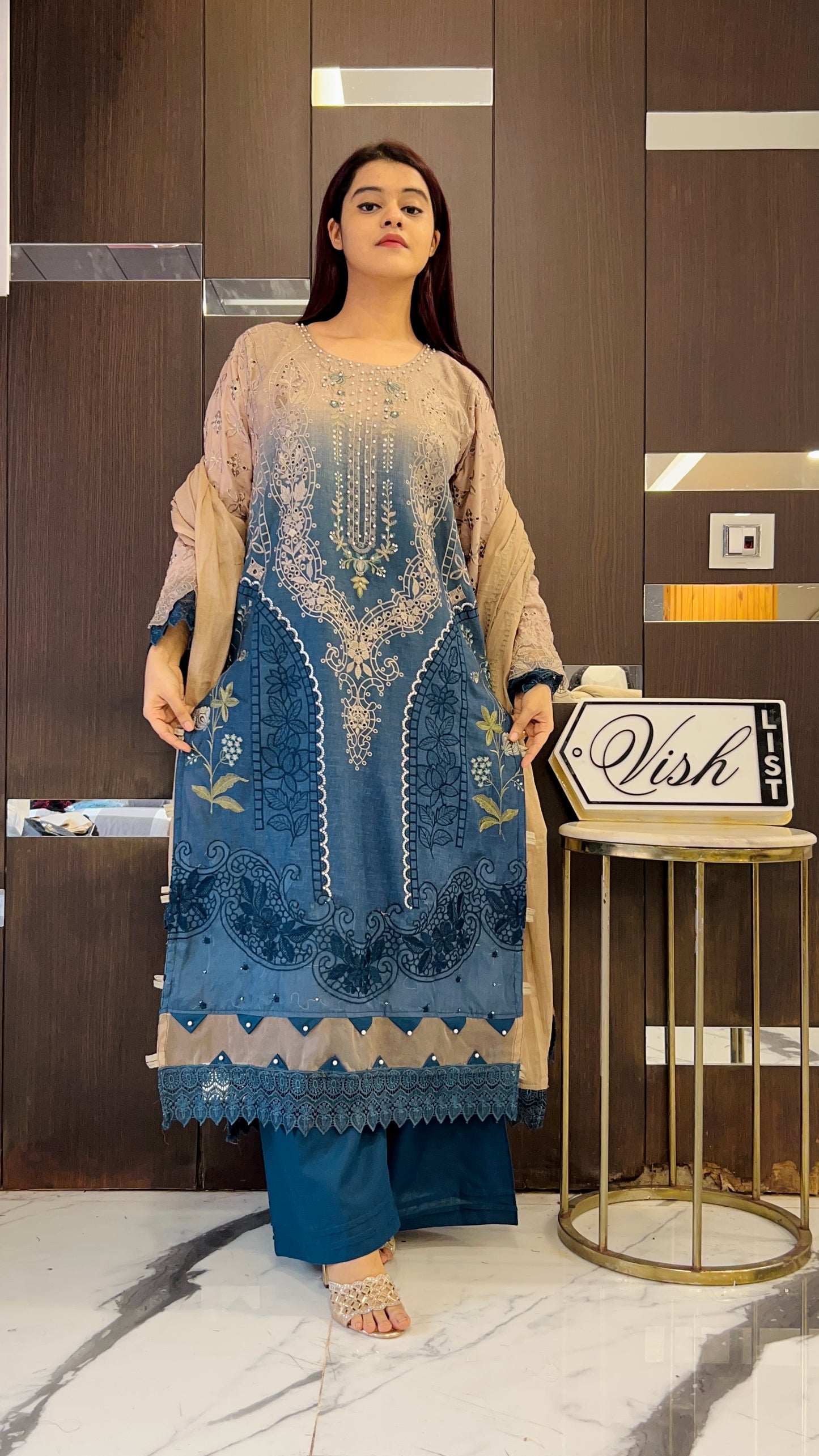 Hafza Pakistan Luxe Lawn Set 03