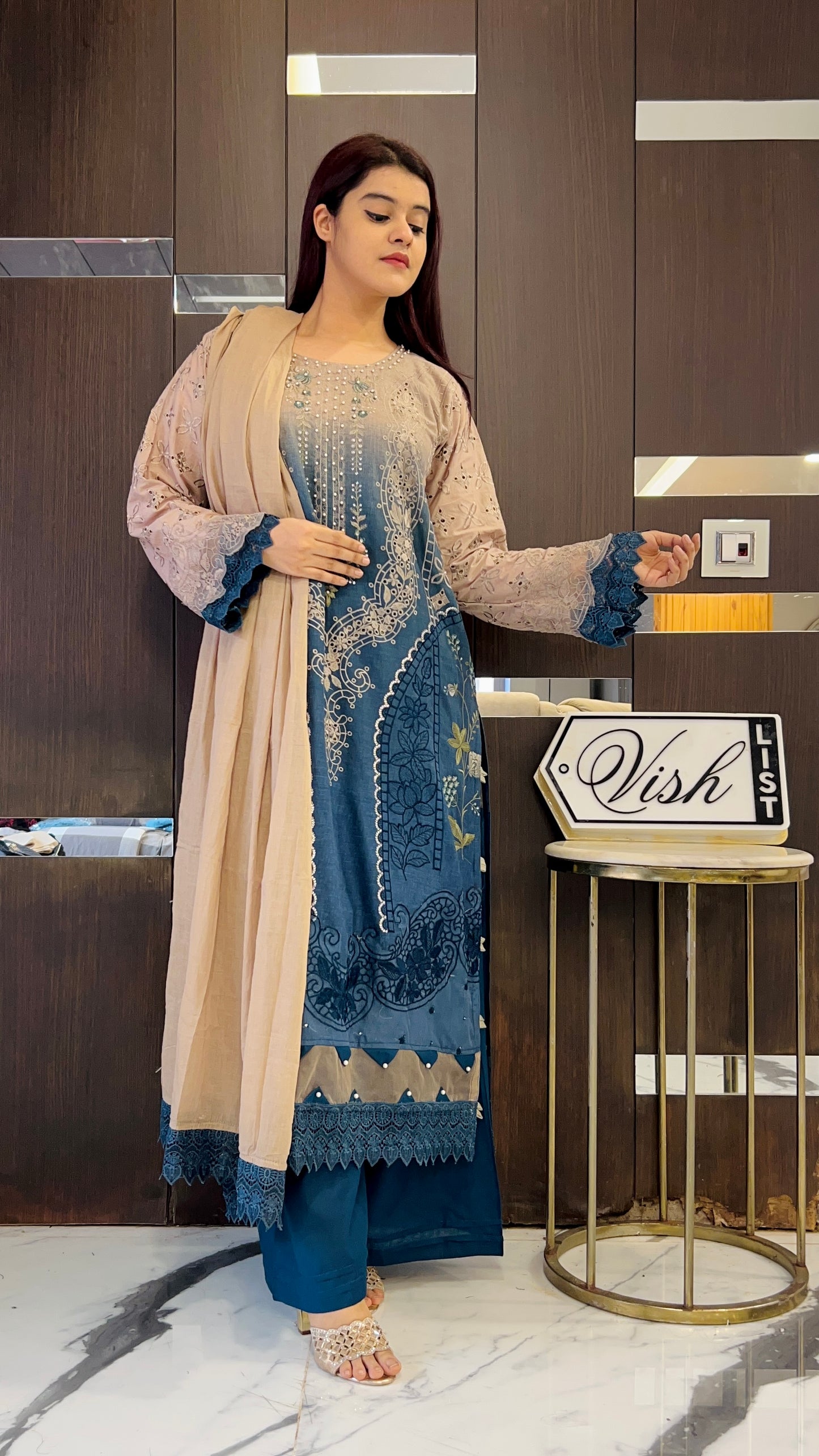 Hafza Pakistan Luxe Lawn Set 03