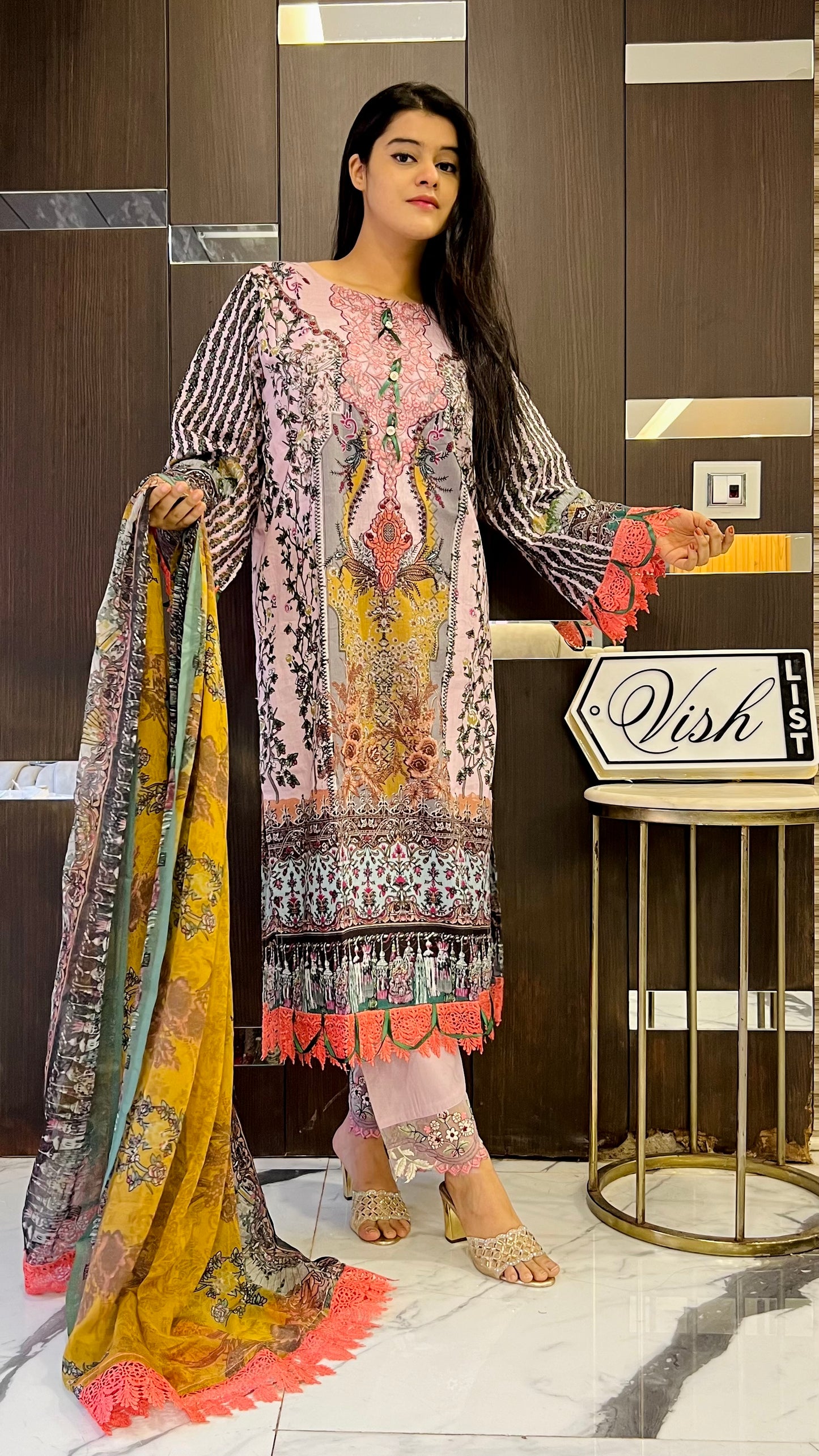 Gulbahar Pakistani Lawn Set 04