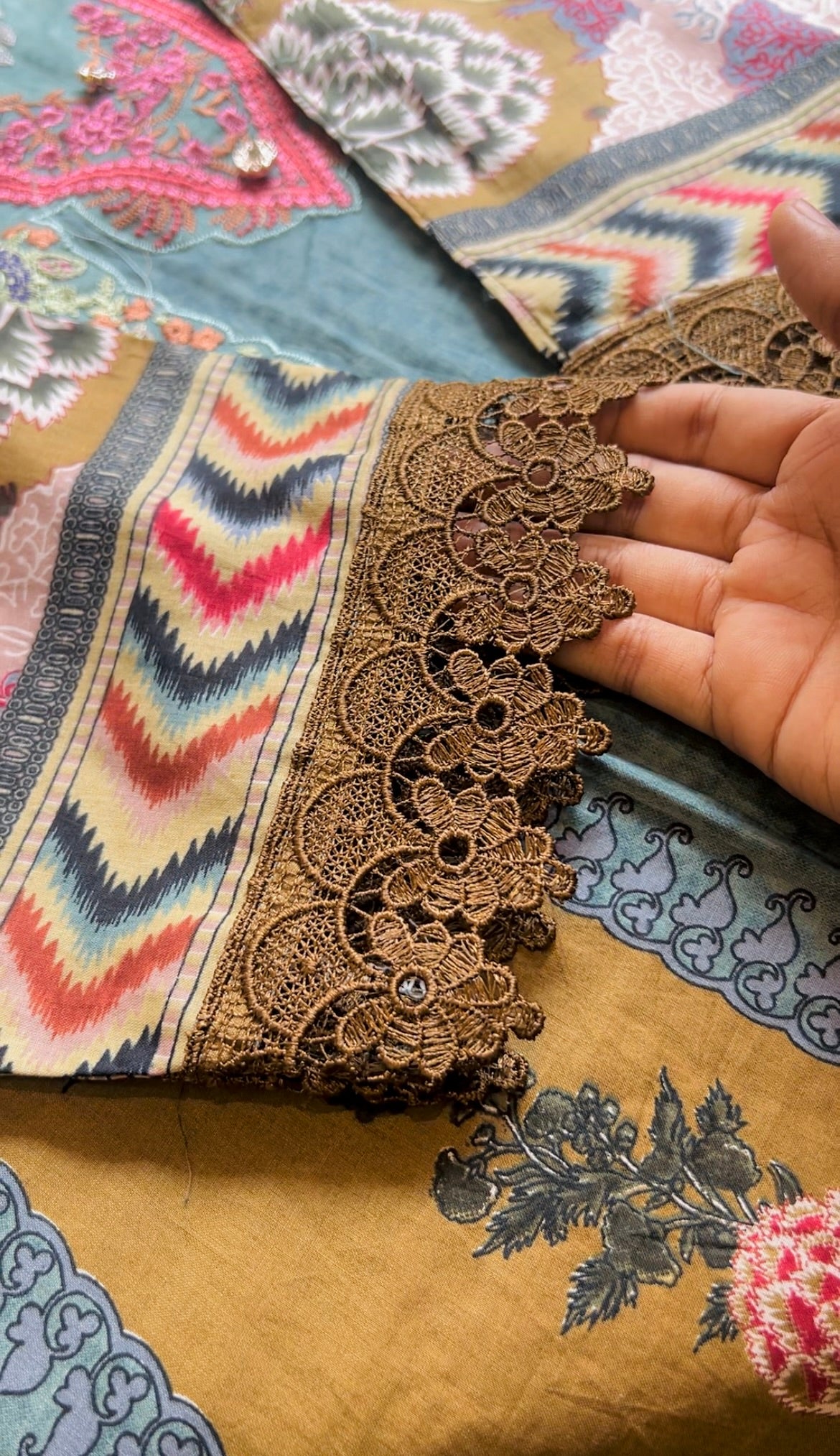 Suhani Pakistani Lawn Set LS 03