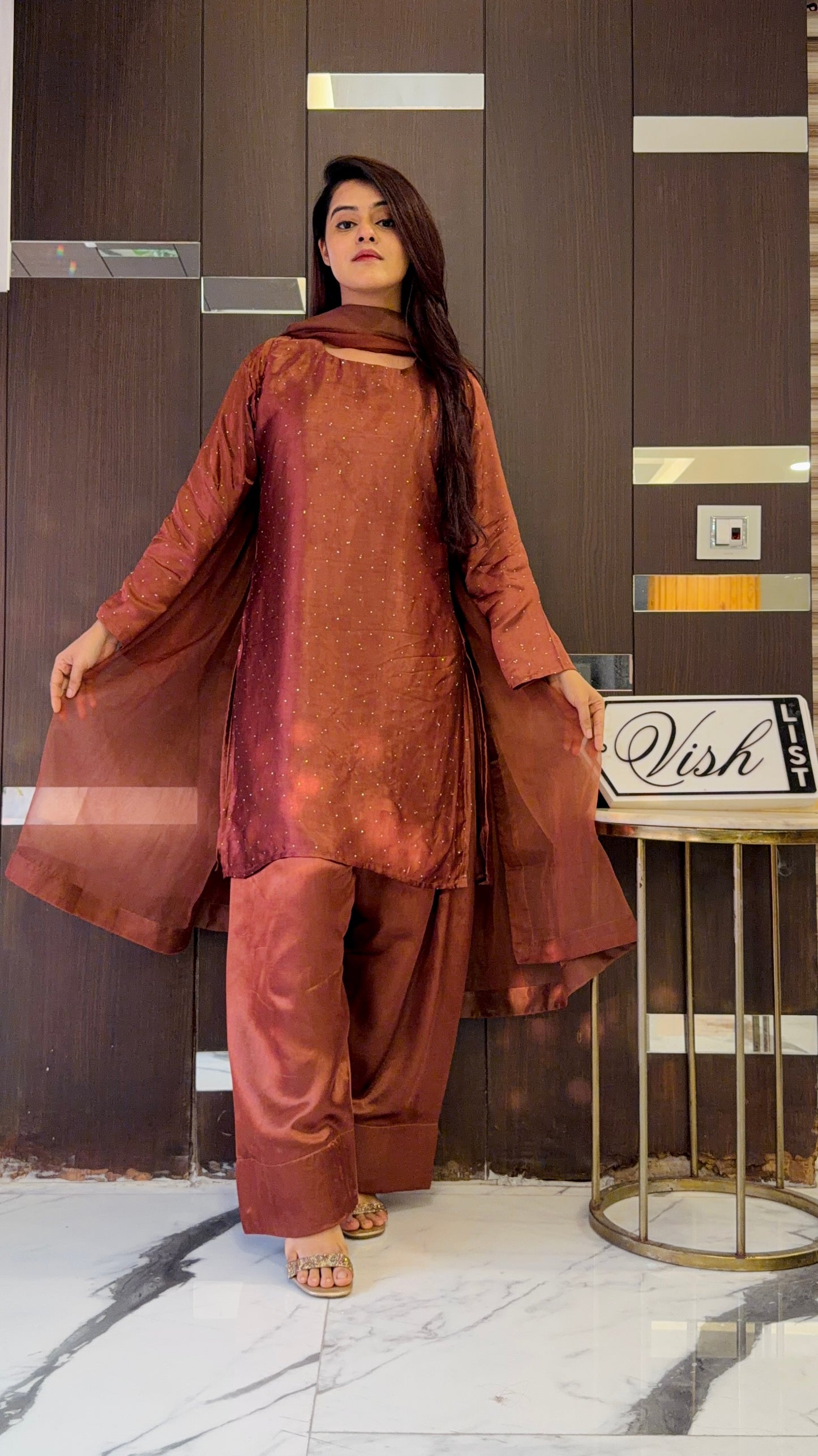 Dureshehwar Farshi Salwar Suit 03