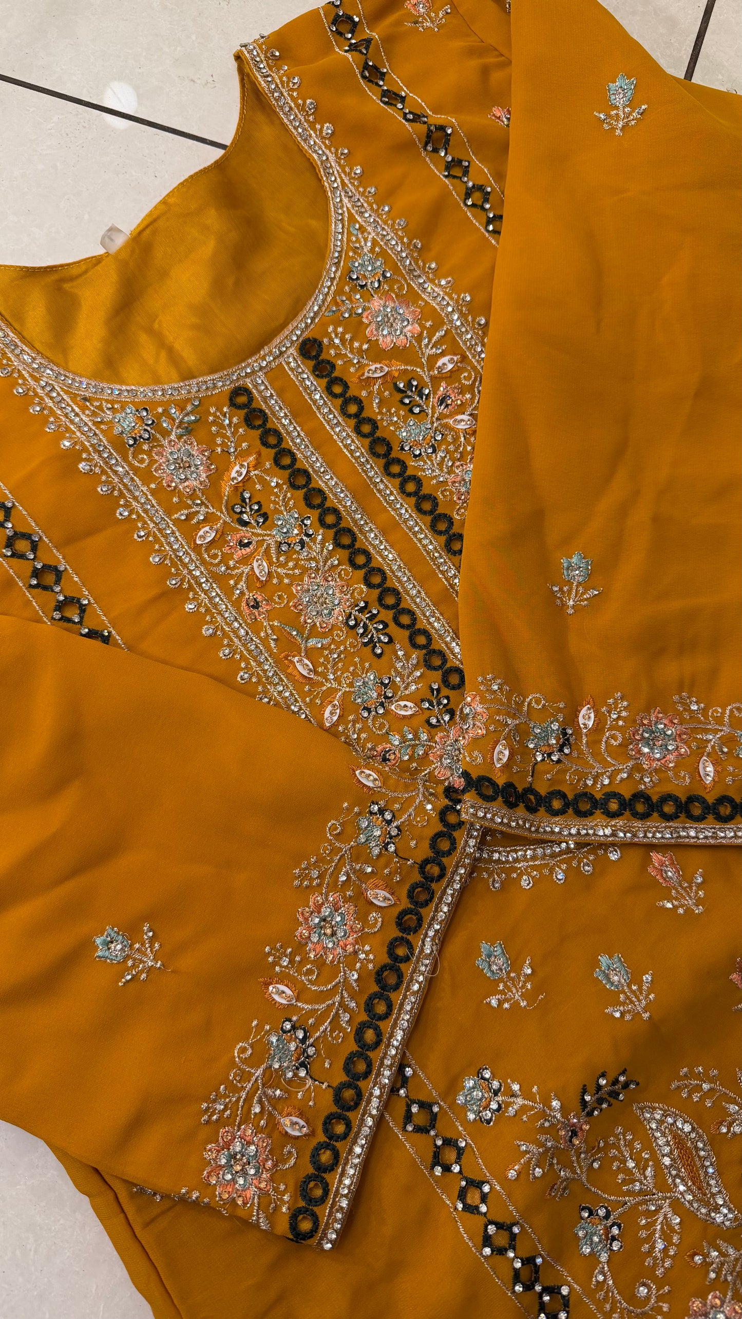 Zafrah Pakistani Gharara Set 09