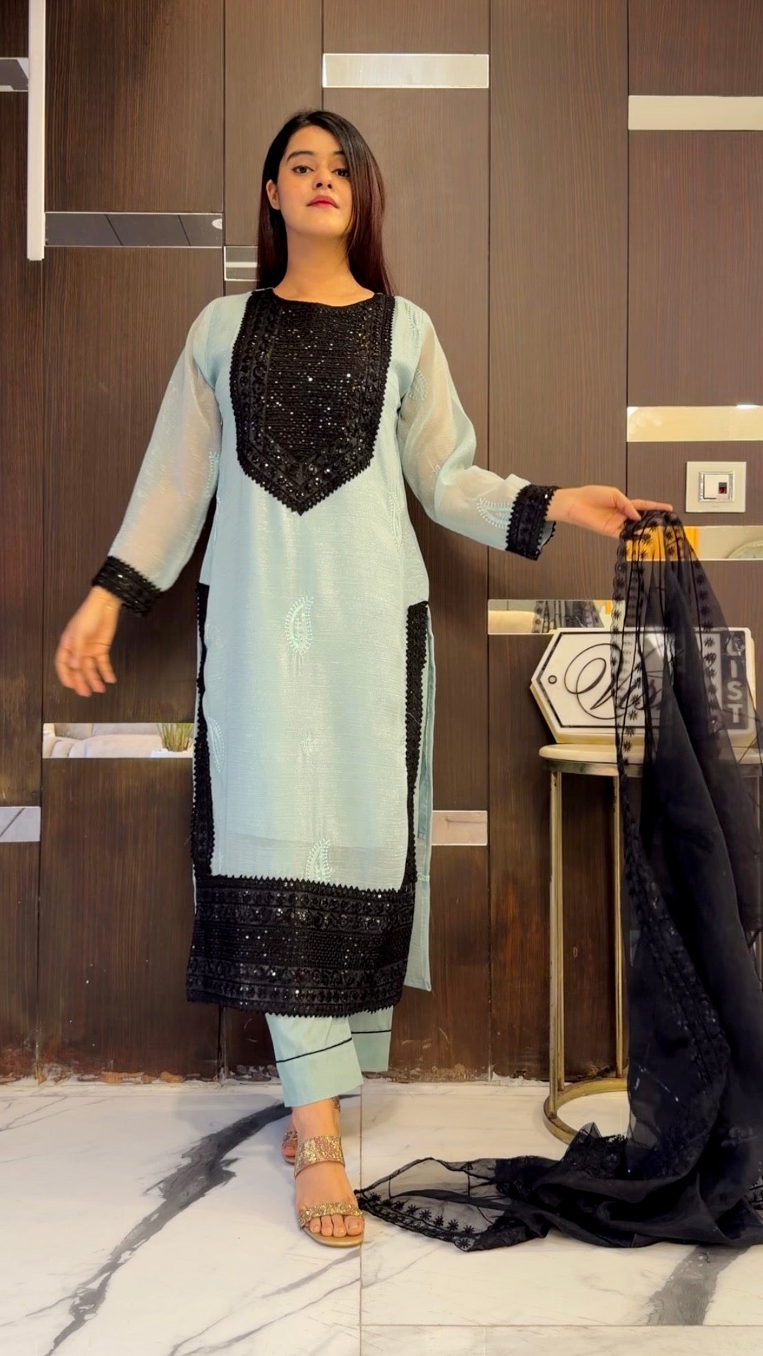 Yumna Pakistani Formal Set 03