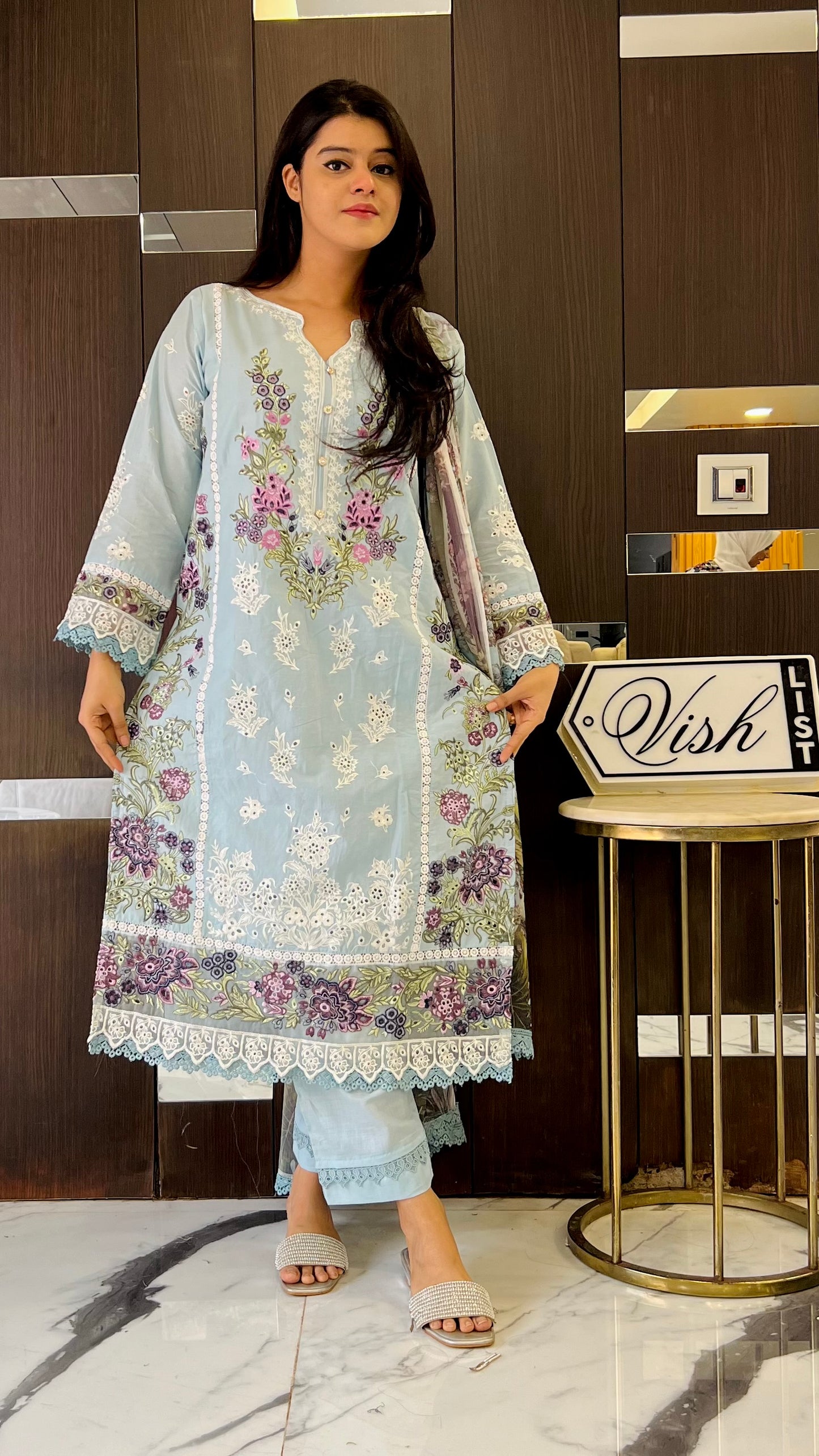 Hania Pakistani Luxe Lawn Set 04