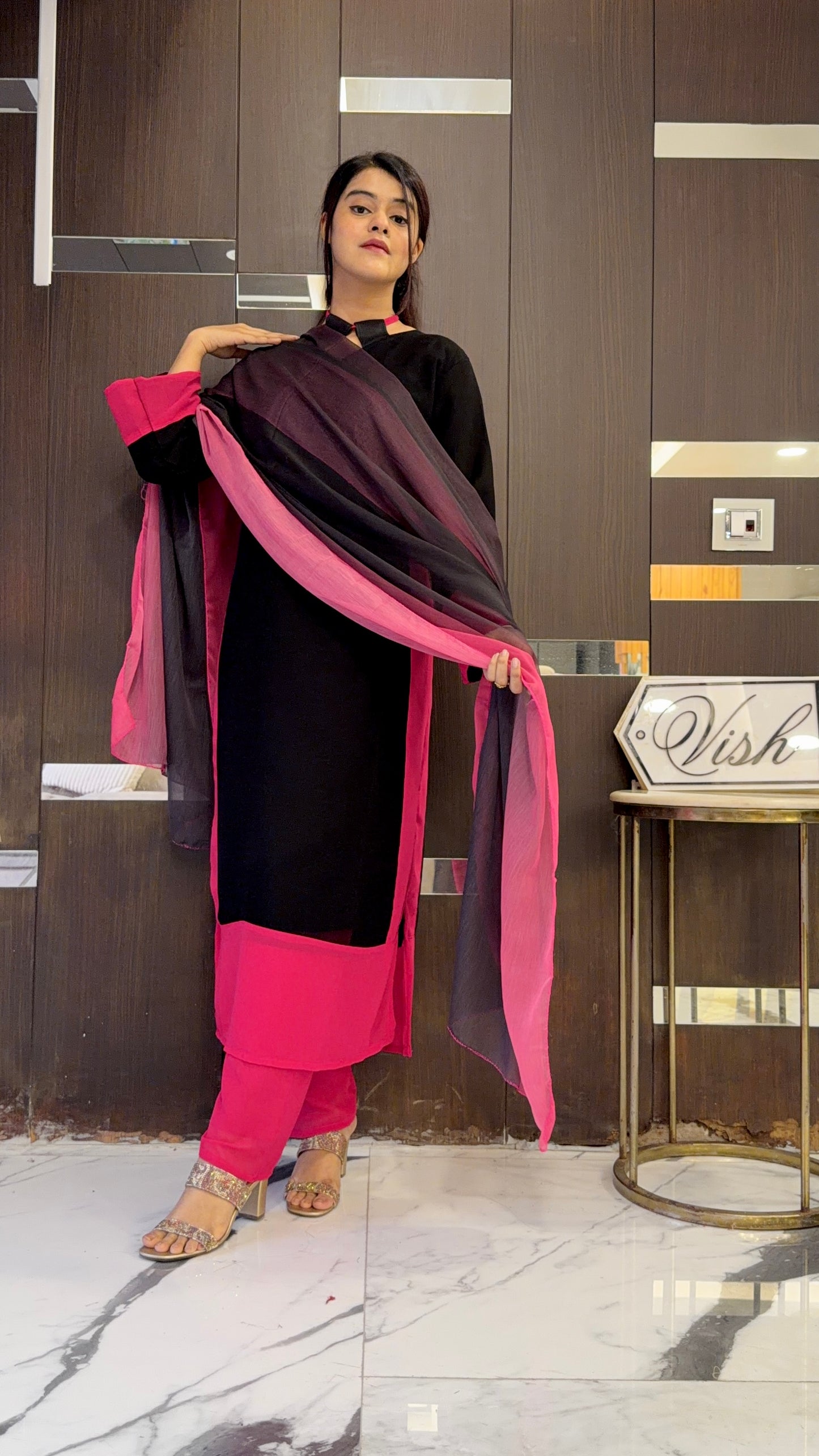 Dureshehwar Pakistani Suit 02 (Black)