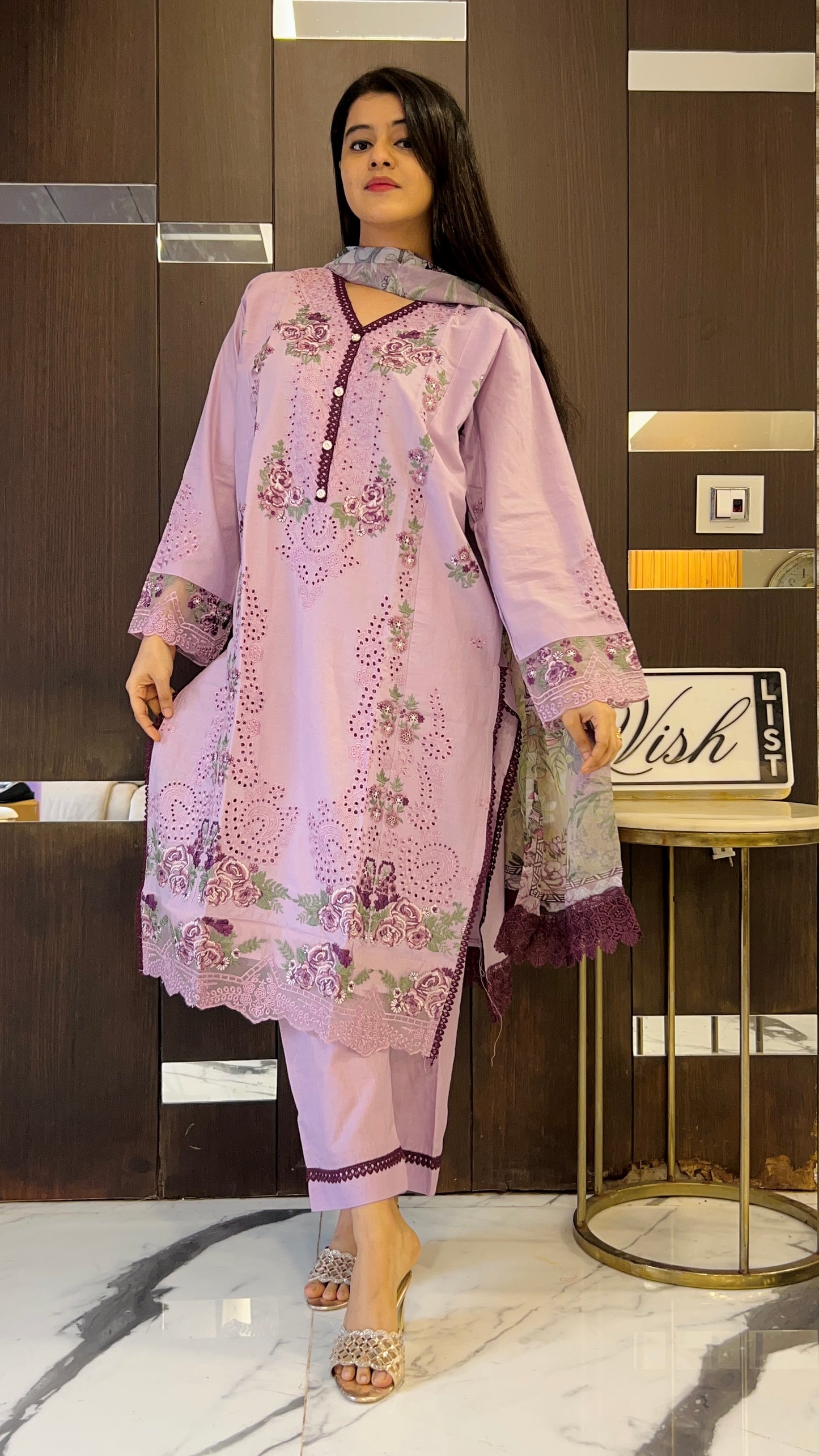 Lubna Pakistani Lawn Set 07
