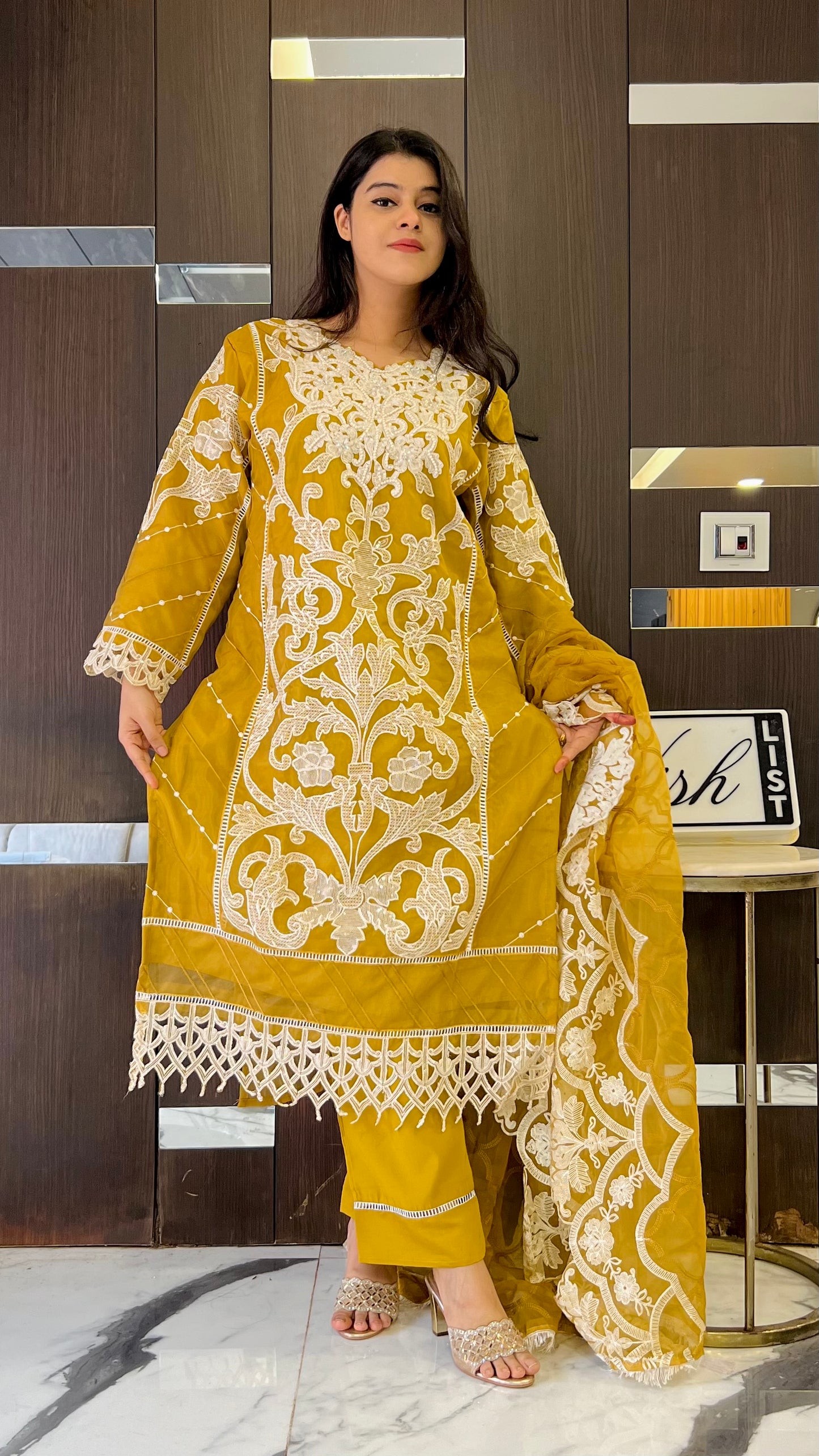 Safeera Pakistani Formal 03