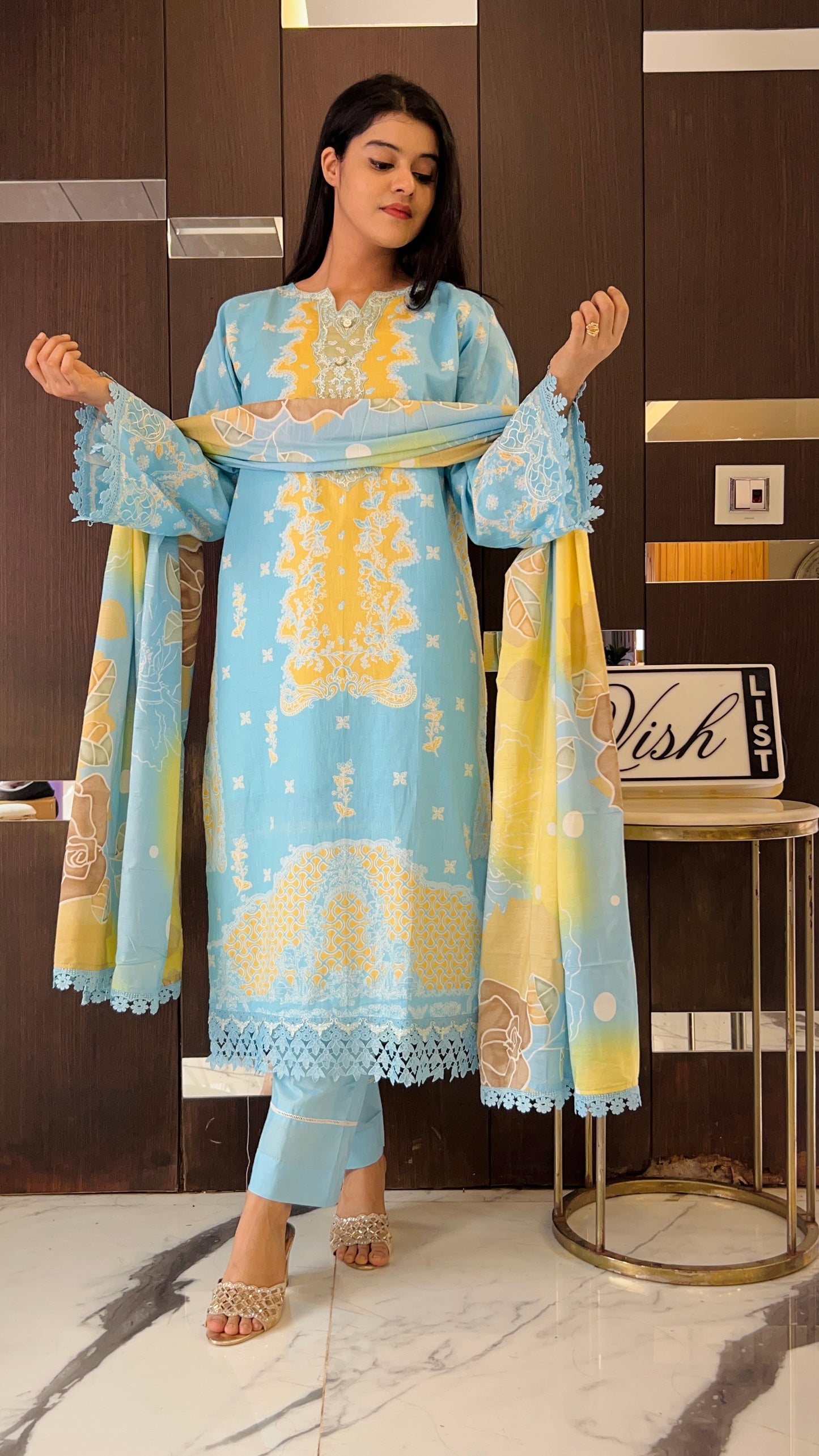 Laiba Pakistani Lawn Set 10