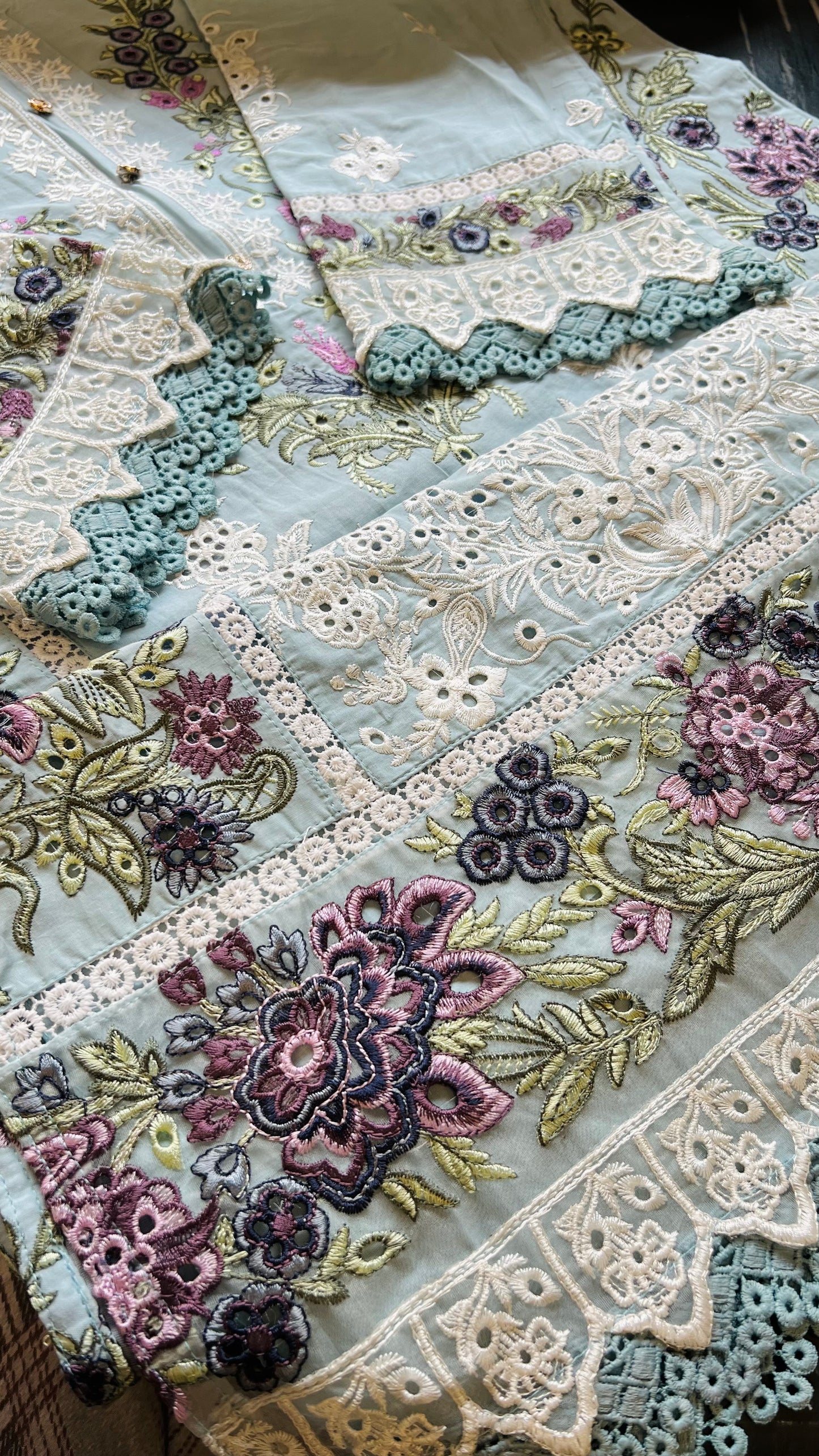 Hania Pakistani Luxe Lawn Set 04