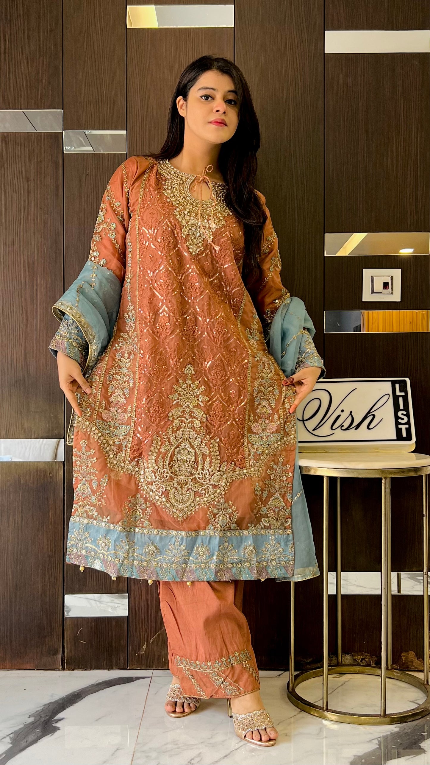 Safeera Pakistani Formal 01