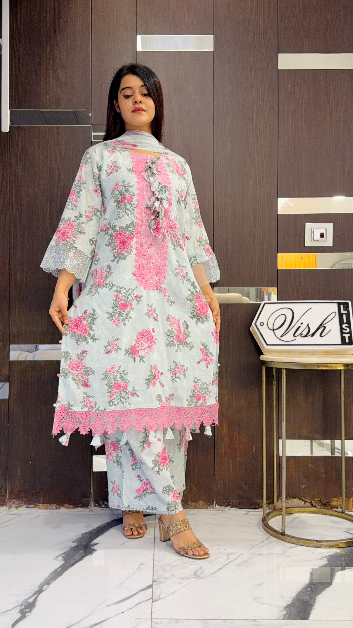 Raha Pakistani Lawn Set 02